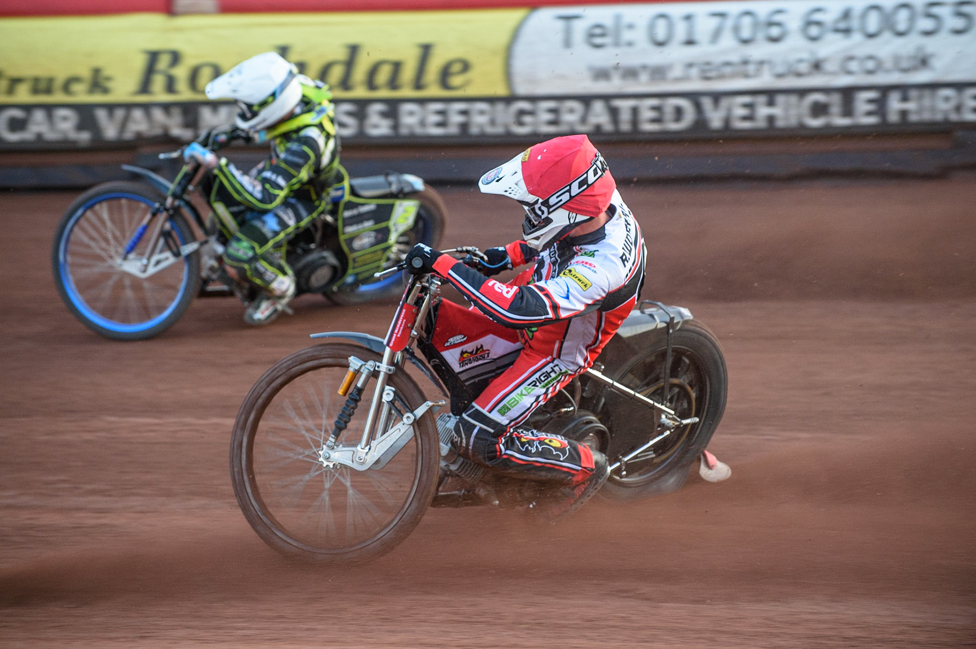 MANCHESTER UKRichie Worrall   (Red) inside Anders Rowe  (White) during the SGB Premiership match between Belle Vue Aces and Ipswich Witches at the National Speedway Stadium, Manchester on Monday 2nd August 2021. (Credit: Ian Charles | MI News)