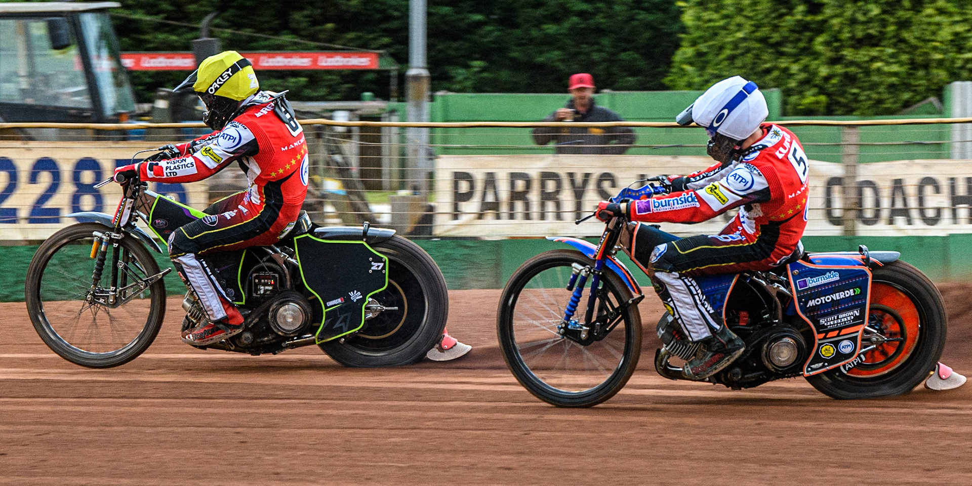 Tom Brennan (Yellow) leads team mate Brady Kurtz (White) as they go for maximum heat points during the Sports Insure Premiership match between Wolverhampton Wolves and Belle Vue Aces at Monmore Green Stadium, Wolverhampton on Monday 10th July 2023. (Photo: Ian Charles | MI News)
