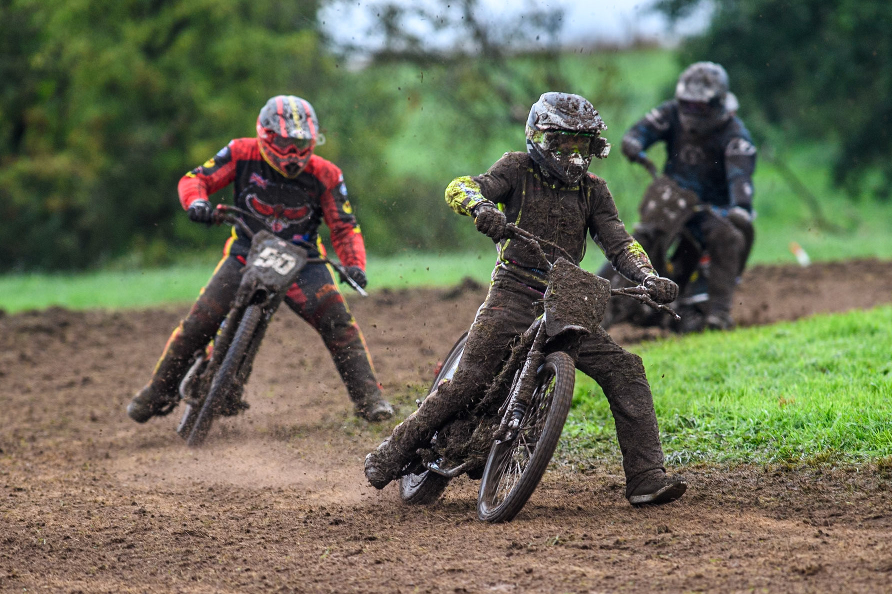 Ian Clark (54) leads Adam Hawker (50) in the GT140 Final during the ACU British Upright Championships at Woodhouse Lance, Gawsworth, Cheshire on Sunday 8th September 2024. (Photo: Ian Charles | MI News)
