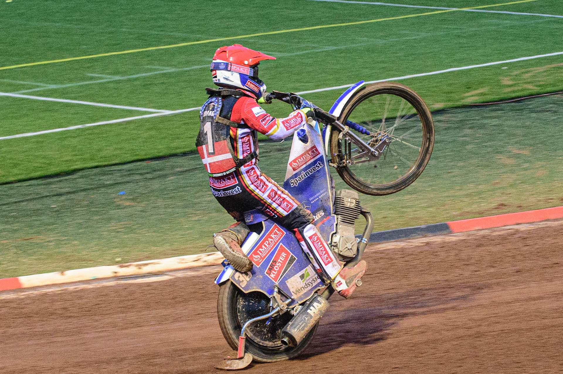 MANCHESTER, UK. OCT 17TH Leon Madsen of Denmark wheelies during the Monster Energy FIM Speedway of Nations at the National Speedway Stadium, Manchester on Sunday  17th October 2021. (Credit: Ian Charles | MI News)