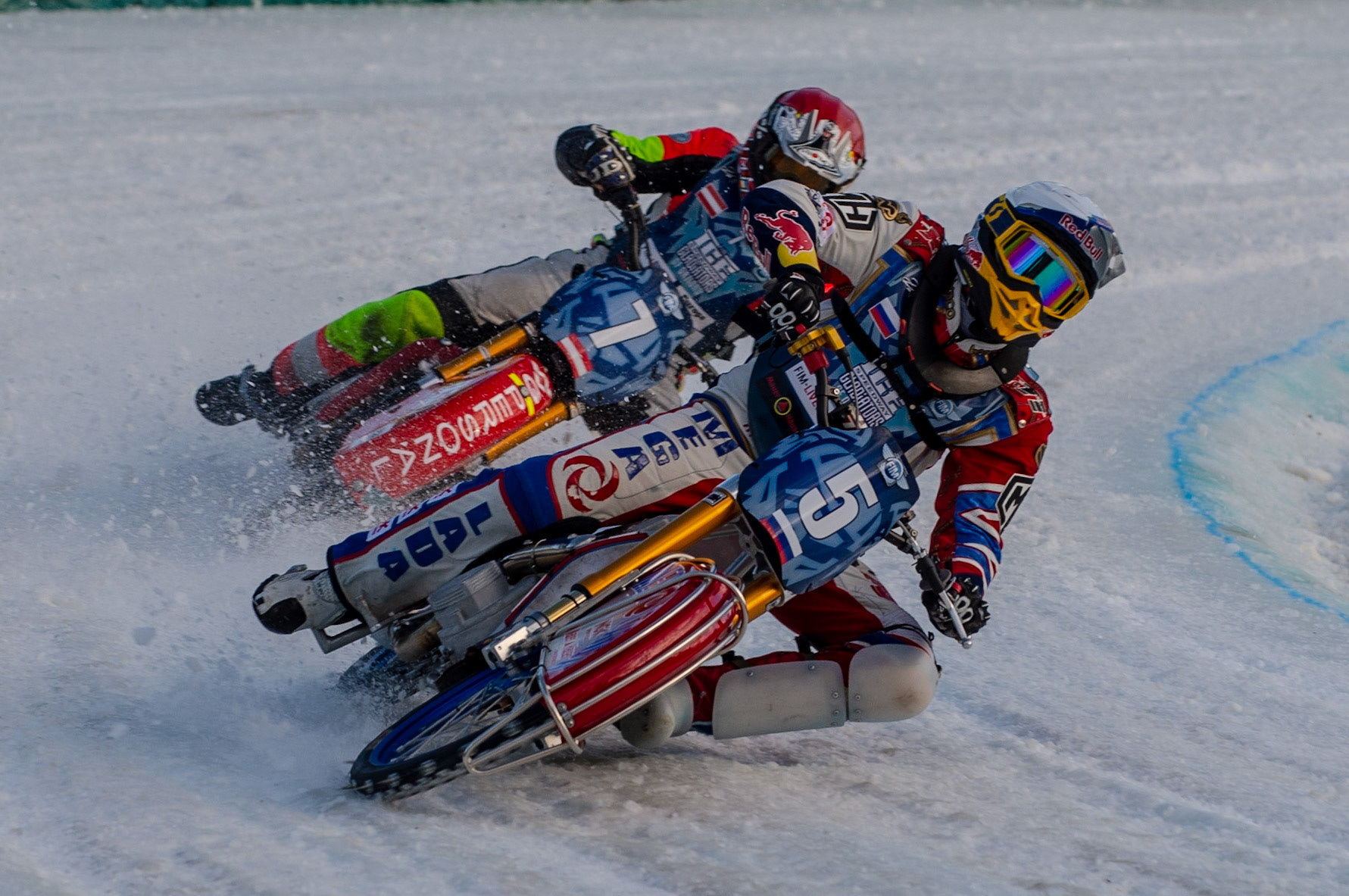 BERLIN GERMANY  - March 1  Daniil Ivanov (White) leads Harald Simon (Red)  during the Ice Speedway of Nations at the Horst-Dohm-Eisstadion, Berlin,  on Sunday 1 March 2020. (Credit: Ian Charles | MI News)