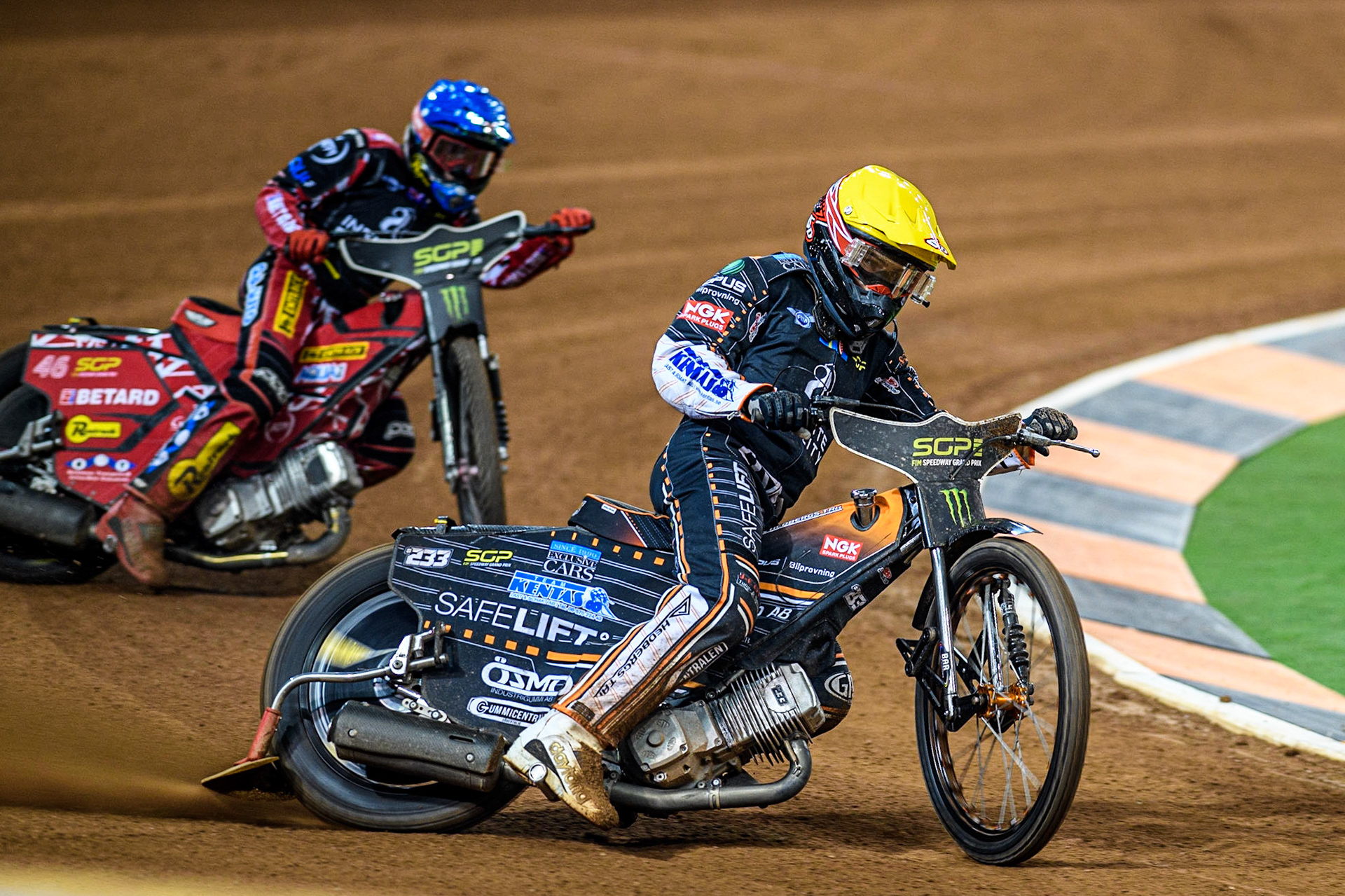 Kim Nilsson (233) (Yellow) leads  Max Fricke (46) (Blue) during the FIM Speedway Grand Prix of Great Britain at the Principality Stadium, Cardiff on Saturday 2nd September 2023. (Photo: Ian Charles | MI News)
