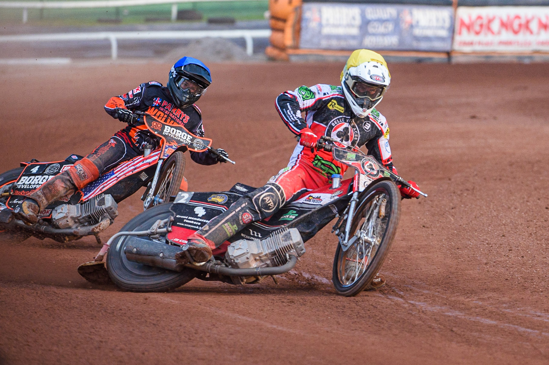 WOLVERHAMPTON, UK. JULY 26TH Richie Worrall  (Yellow) leads Luke Becker  (Blue) during the SGB Premiership match between Wolverhampton Wolves and Belle Vue Aces at the Ladbroke Stadium, Wolverhampton on Monday 26th July 2021. (Credit: Ian Charles | MI News)