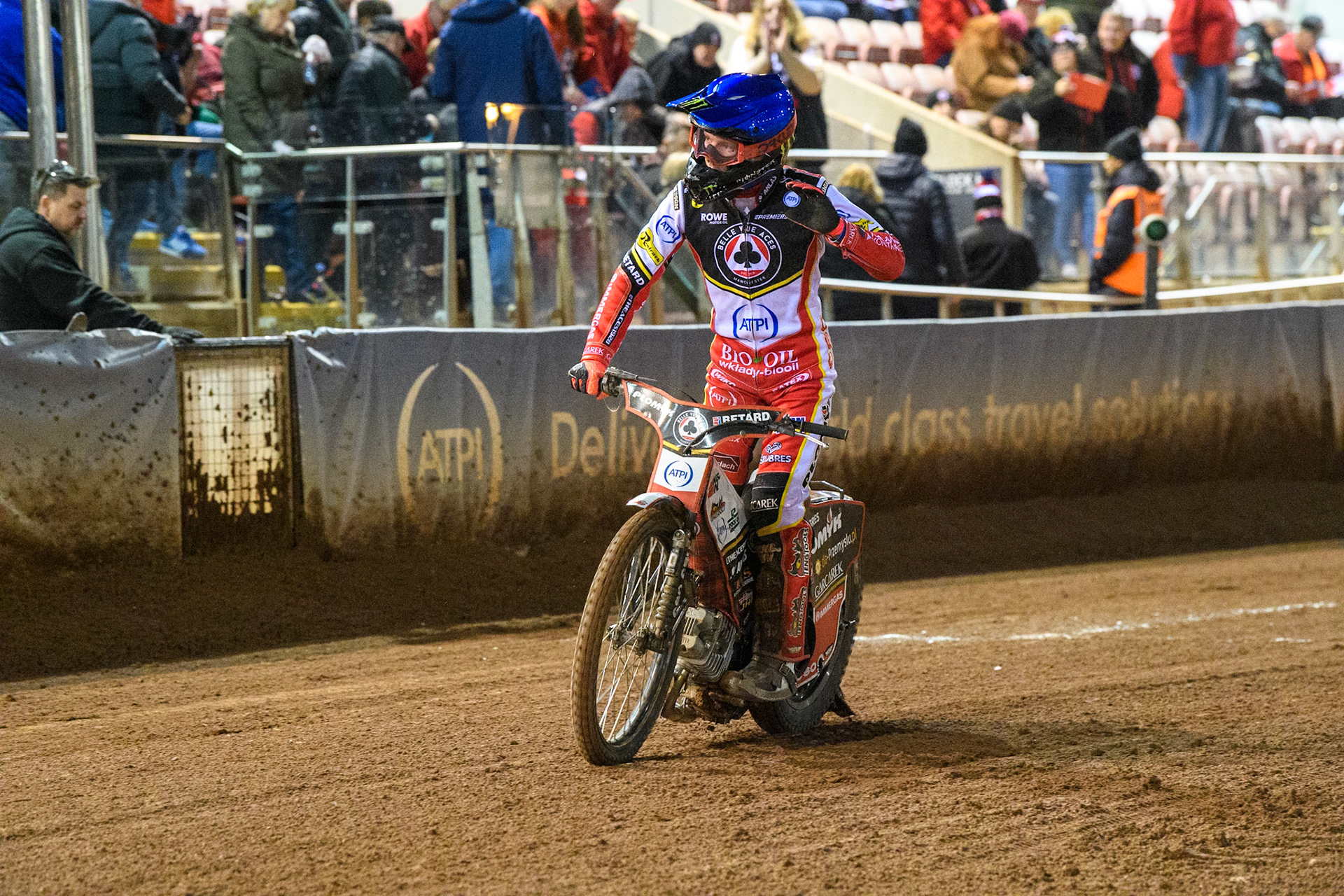 Dan Bewley of Belle Vue Aces acknowledges the fans after the final heat during the Premiership Cup Quarter Final 1st Leg match between Belle Vue Aces and Ipswich Witches at the National Speedway Stadium, Manchester on Monday 24th March 2025. (Photo: Ian Charles | MI News)