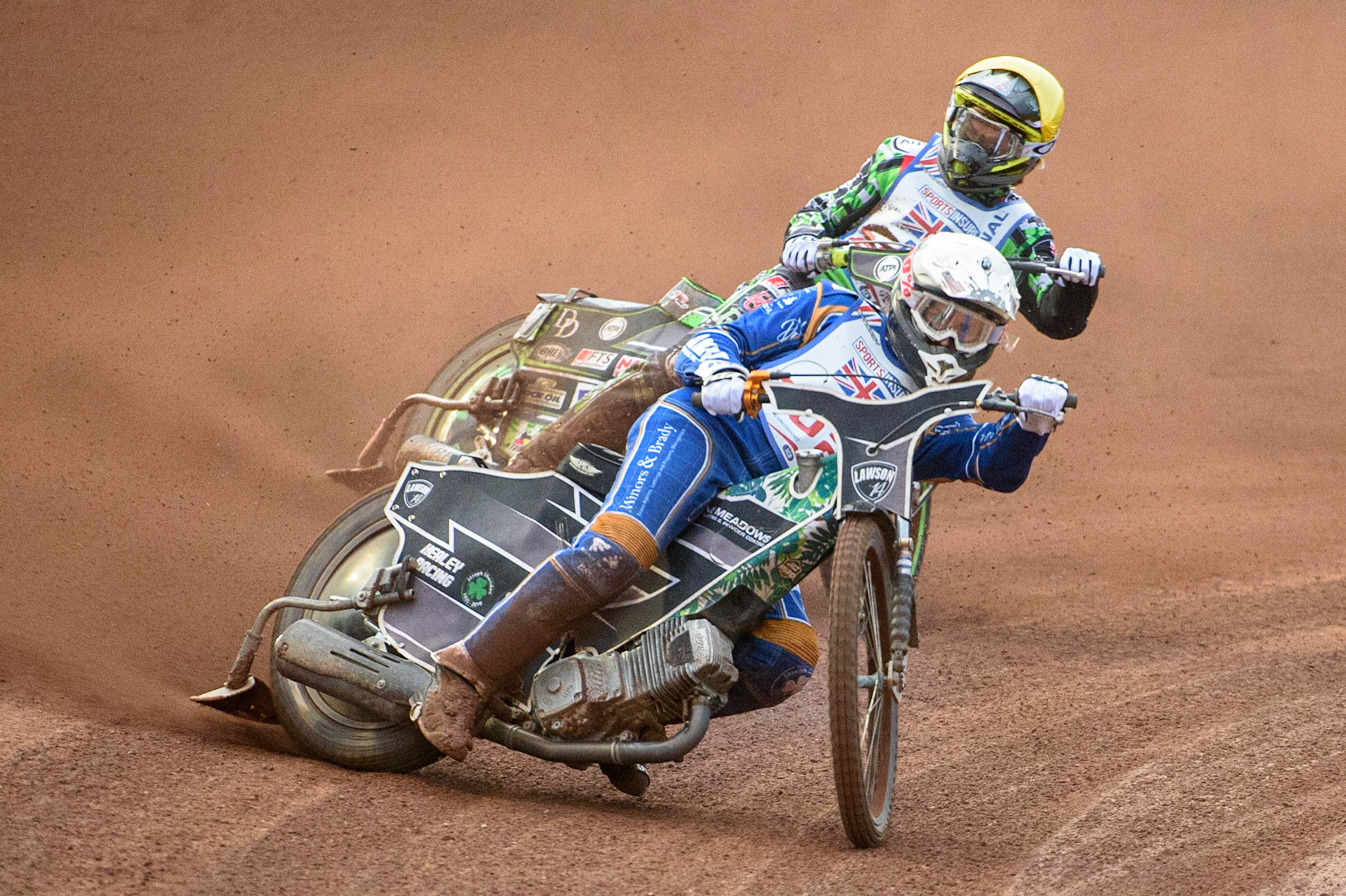 MANCHESTER, UK. AUGUST 16TH   Richard Lawson. (White) leads Charles Wright  (Yellow) during the Sports Insure British Speedway Finals at the National Speedway Stadium, Manchester on Monday 16th August 2021. (Credit: Ian Charles | MI News)