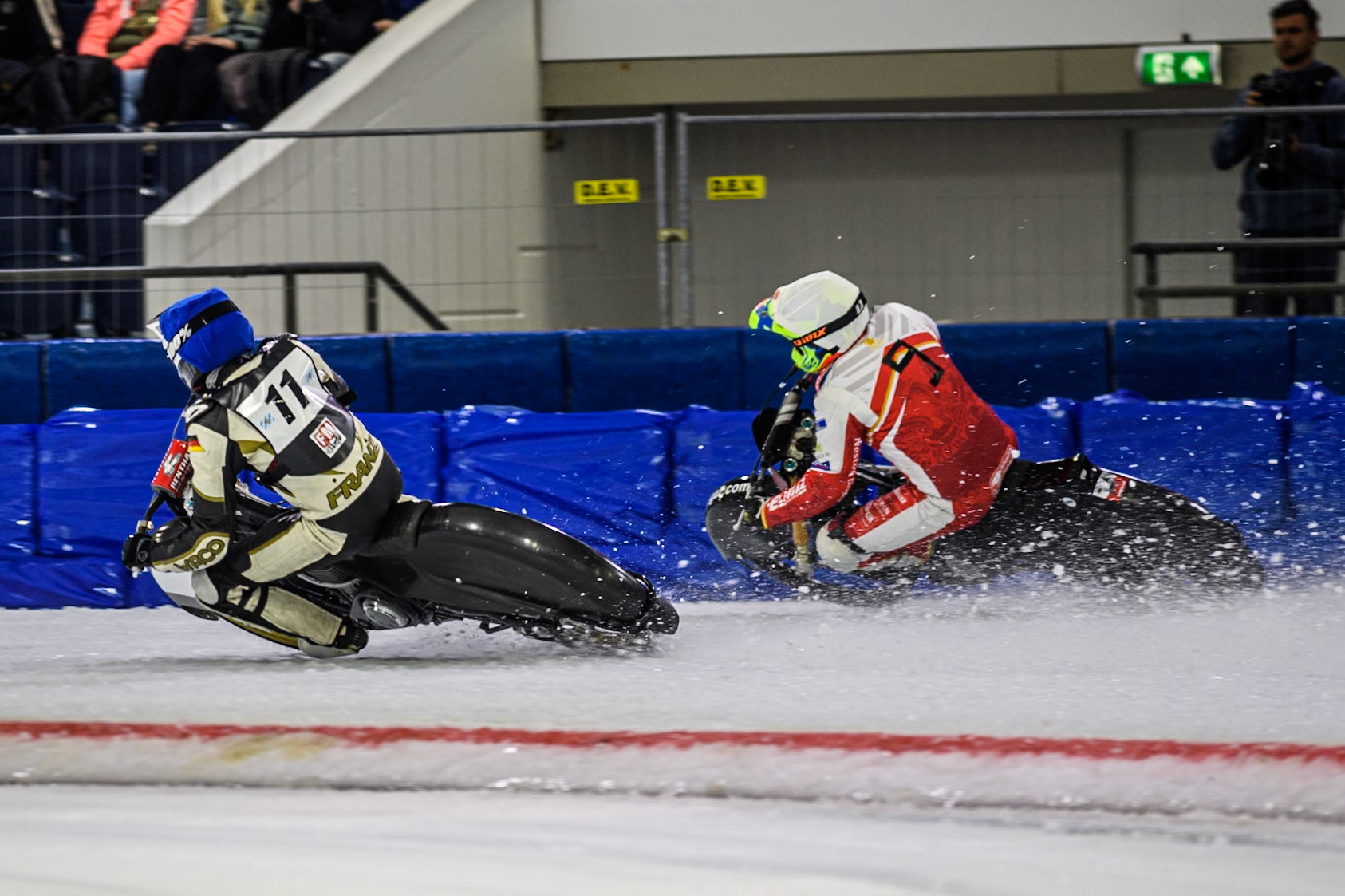 Franz Mayerbüchler of Germany in Blue rides inside Michał Knapp of Poland in White during the Roelof Thijs Bokaal, Ice Rink Thialf, Heerenveen, Netherlands on Friday 4th April 2025. (Photo: Ian Charles | MI News)