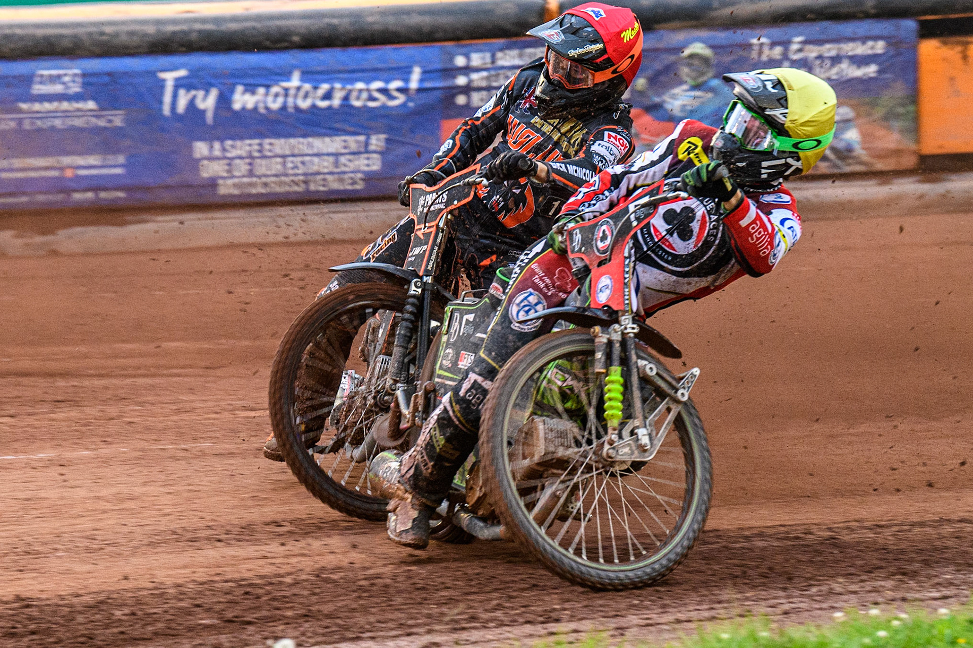 Charles Wright (Yellow) inside Steve Worrall (Red) during the Sports Insure Premiership match between Wolverhampton Wolves and Belle Vue Aces at Monmore Green Stadium, Wolverhampton on Monday 10th July 2023. (Photo: Ian Charles | MI News)