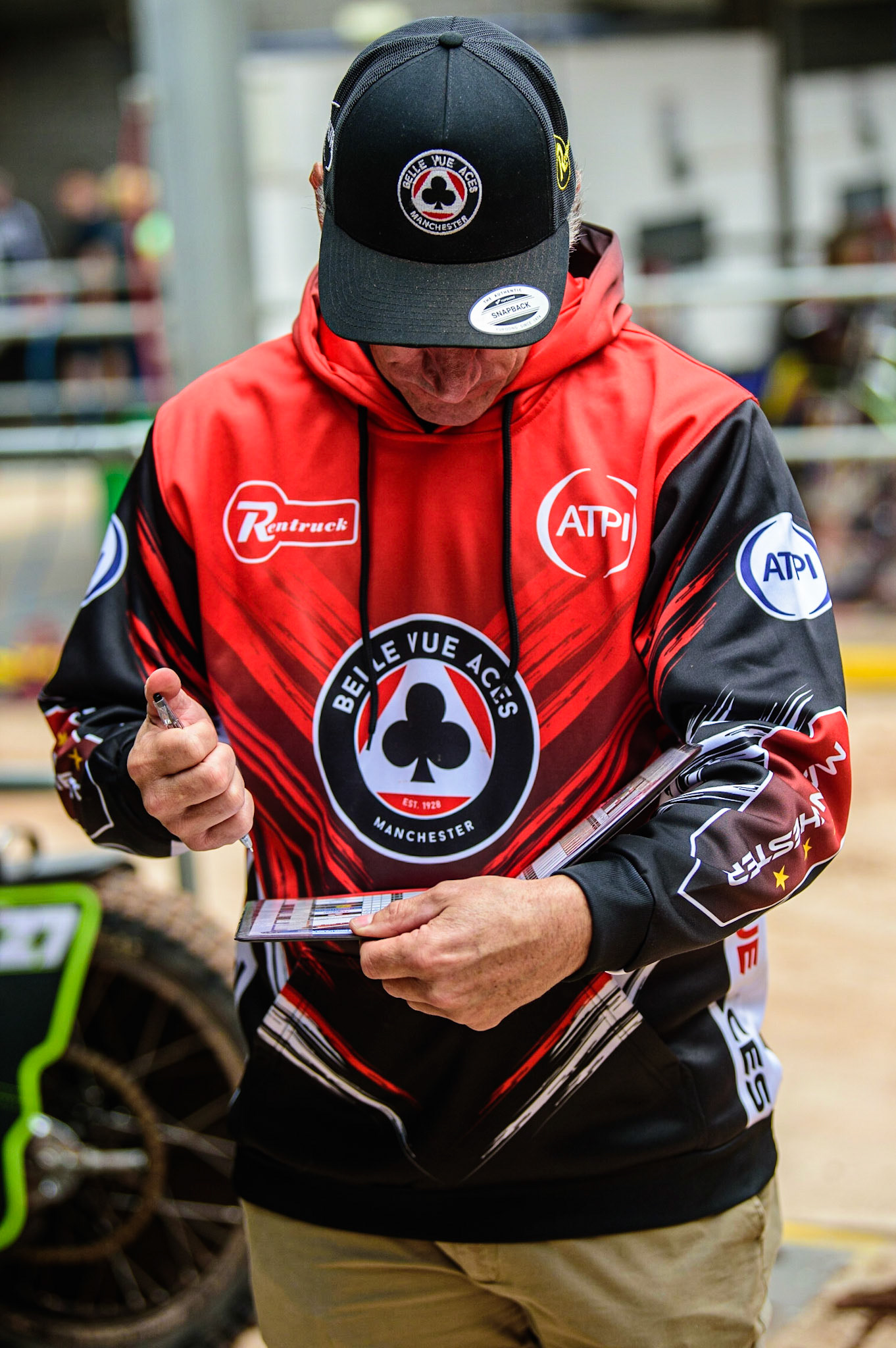 Mark Lemon manager of Belle Vue ATPI Aces plans his next move during the SGB Premiership match between Belle Vue Aces and Wolverhampton Wolves at the National Speedway Stadium, Manchester on Monday 29th August 2022. (Credit: Ian Charles | MI News)