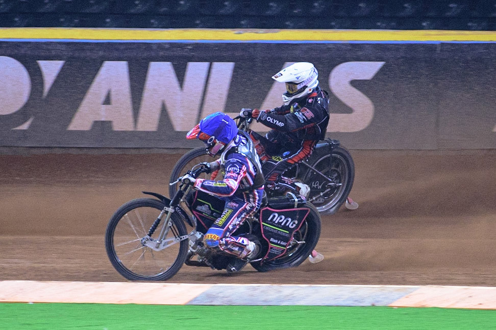 Leon Flint (Great Britain)  (Blue) tries to fend off Jan Kvech (Czech Republic)  (White) during the FIM  Speedway Grand Prix  2 of Great Britain at the Principality Stadium, Cardiff on Sunday 14th August 2022. (Credit: Ian Charles | MI News)