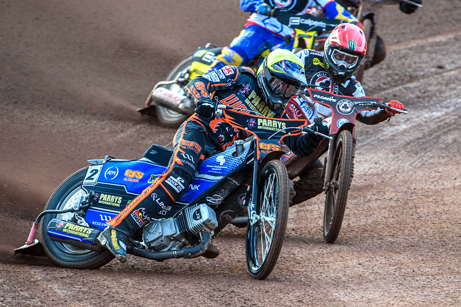 Steve Worrall (Yellow) leads Dan Bewley (Red) during the Sports Insure Premiership Knock Out Cup Quarter Final 2nd Leg between Belle Vue Aces and Wolverhampton Wolves at the National Speedway Stadium, Manchester on Thursday 18th May 2023. (Photo: Ian Charles | MI News)