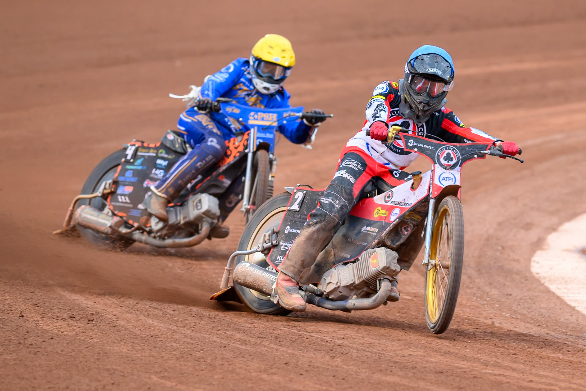 Norick Blödorn of Belle Vue Aces in Blue leading Cooper Rushen of Kings Lynn Stars in Yellow during the Rowe Motor Oil Premiership match between Belle Vue Aces and King's Lynn Stars at the National Speedway Stadium, Manchester on Monday 29th June 2026. (Photo: Ian Charles | MI News)