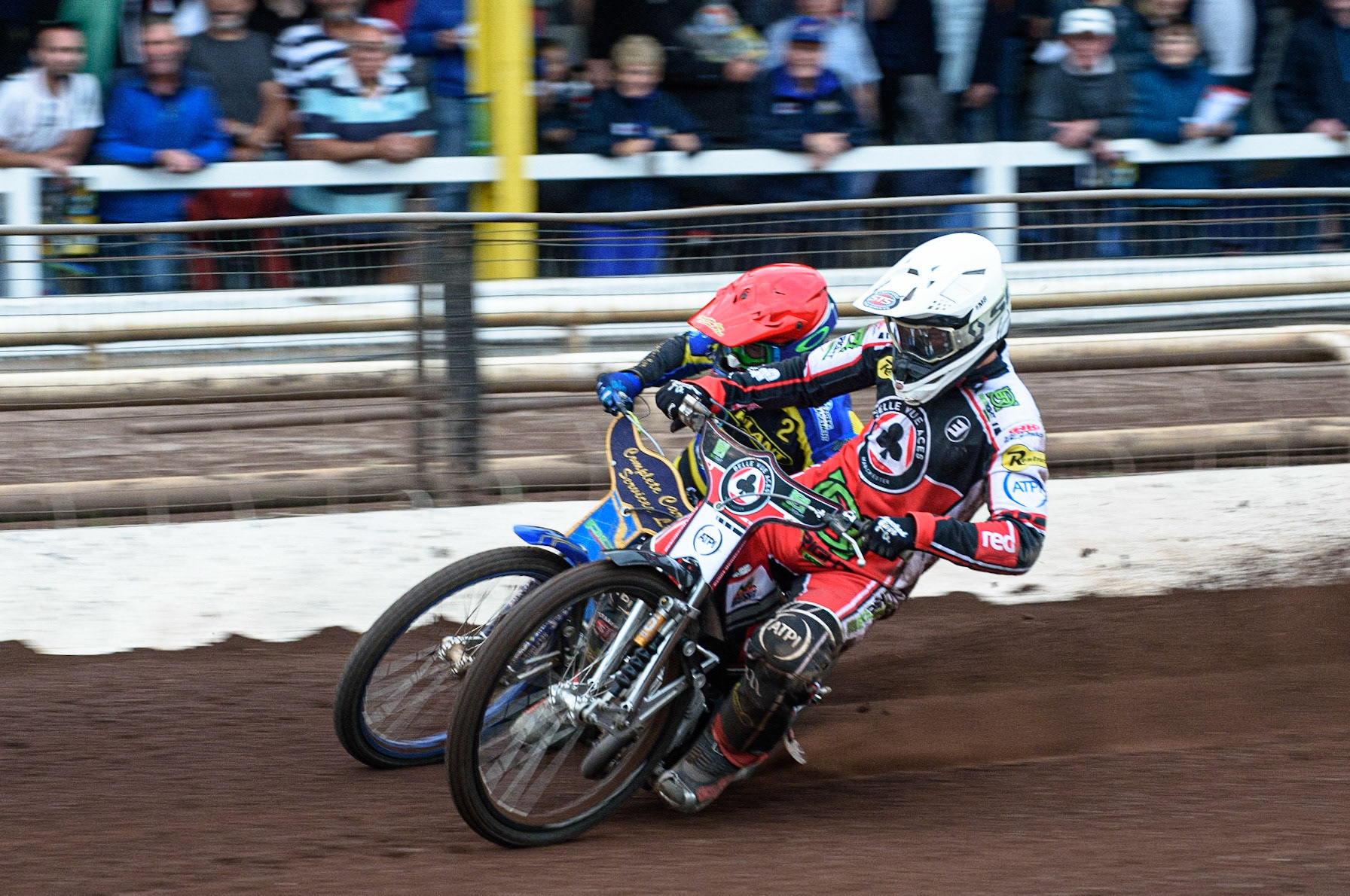 SHEFFIELD, UK. JULY 1ST     Richie Worrall  (White) battles with Kyle Howarth  (Red)during the SGB Premiership match between Sheffield Tigers and Belle Vue Aces at Owlerton Stadium, Sheffield on Thursday 1st July 2021. (Credit: Ian Charles | MI News)