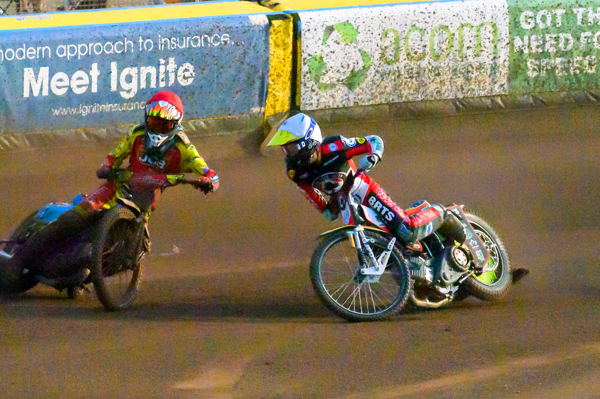 Tate Zischke of Belle Vue Aces in White loses control and flips off his bike during the Rowe Motor Oil Premiership match between Leicester Lions and Belle Vue Aces at the Hydroscan Arena, Leicester on Thursday 23rd July 2026. (Photo: Ian Charles | MI News)