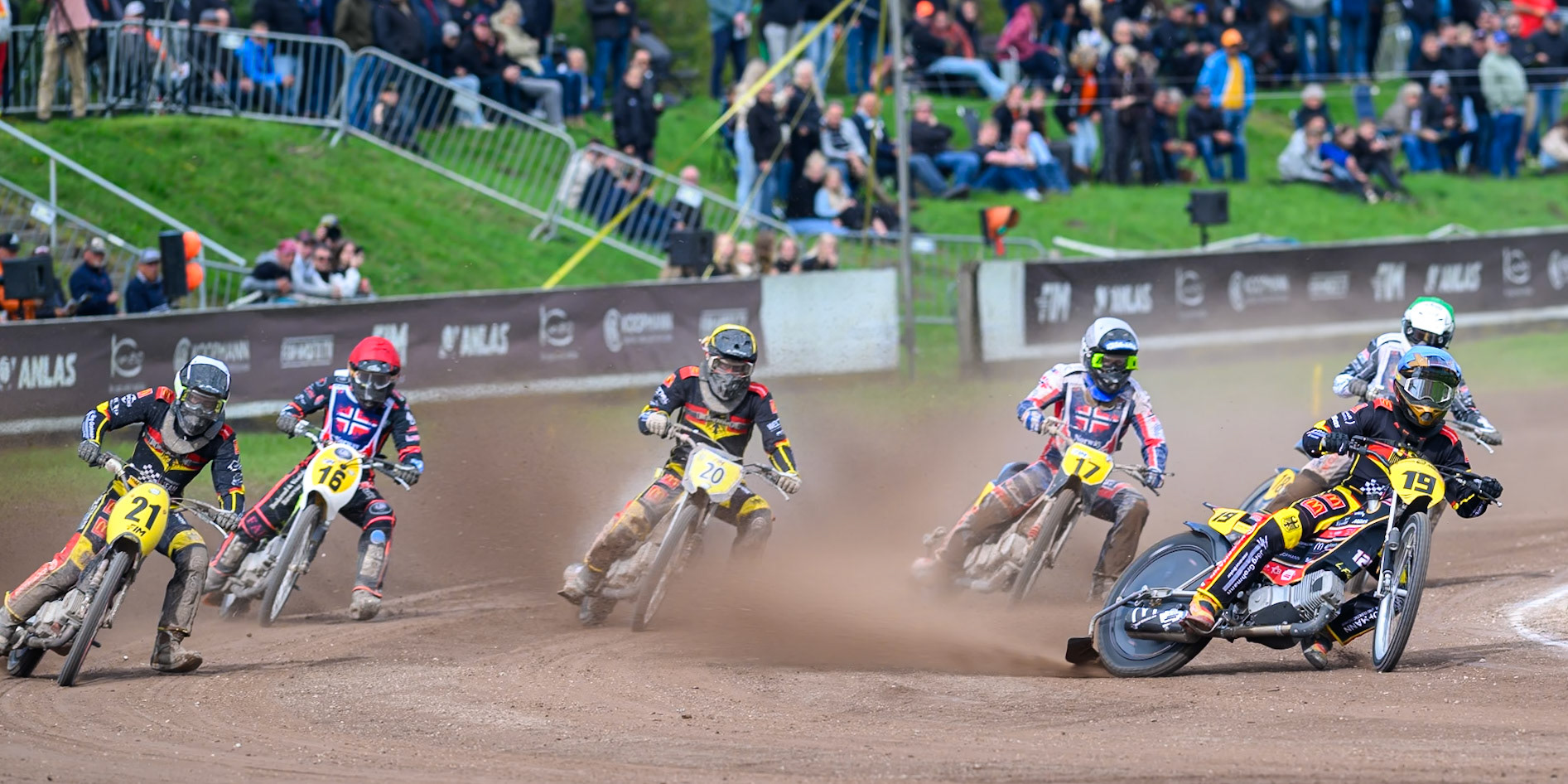 Lukas Fienhage (19) of Germany \in Blue  leading  Dominik Werkstetter (21) of Germany in Black &amp; White  Glenn Moi (16) of Norway in Red , Timo Wachs (20) of Germany in Yellow Truis Kamhaug (17) of Norway in White  and Robert Langeland (18) of Norway in Green during the FIM Long Track of Nations 2026 at the Speed Centre Roden in the Netherlands on Sunday 20th September 2026. (Photo: Ian Charles | MI News)