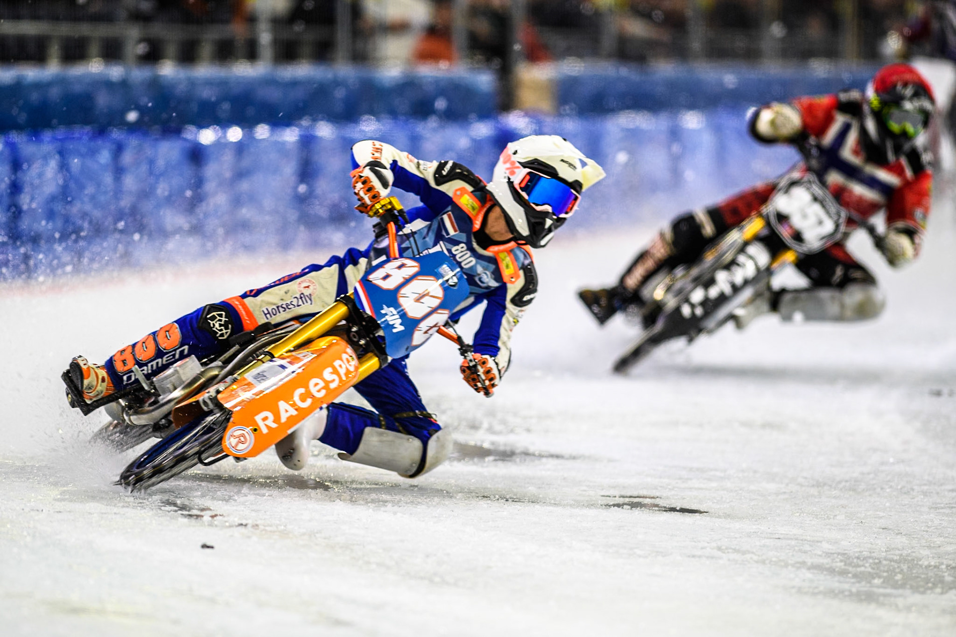 Jasper Iwema of The Netherlands leading Jo Saetre of Norway in Red during the Roelof Thijs Bokaal, Ice Rink Thialf, Heerenveen, Netherlands on Friday 4th April 2025. (Photo: Ian Charles | MI News)