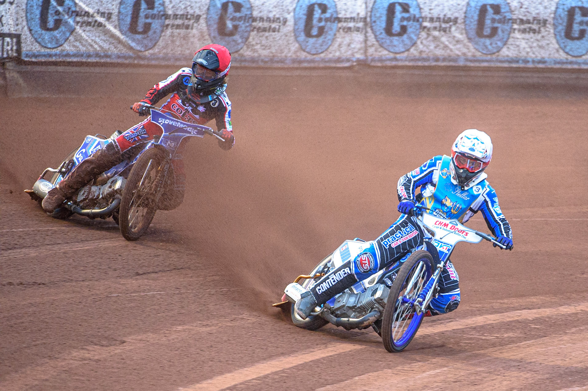 MANCHESTER, UK. AUGUST 20TH Danny Phillips  (White) leads Harry McGurk  (Red) during the National Development League match between Belle Vue Aces and Armadale Devils at the National Speedway Stadium, Manchester on Friday 20th August 2021. (Credit: Ian Charles | MI News)