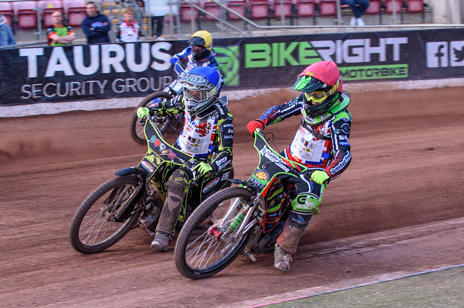 MANCHESTER, UK. MAY 28TH   Luke Harrison (Red) inside Ace Pijper(Blue) in the first running of the 250cc Final during the British Junior Championship at the National Speedway Stadium, Manchester on Friday 28th May 2021. (Credit: Ian Charles | MI News)