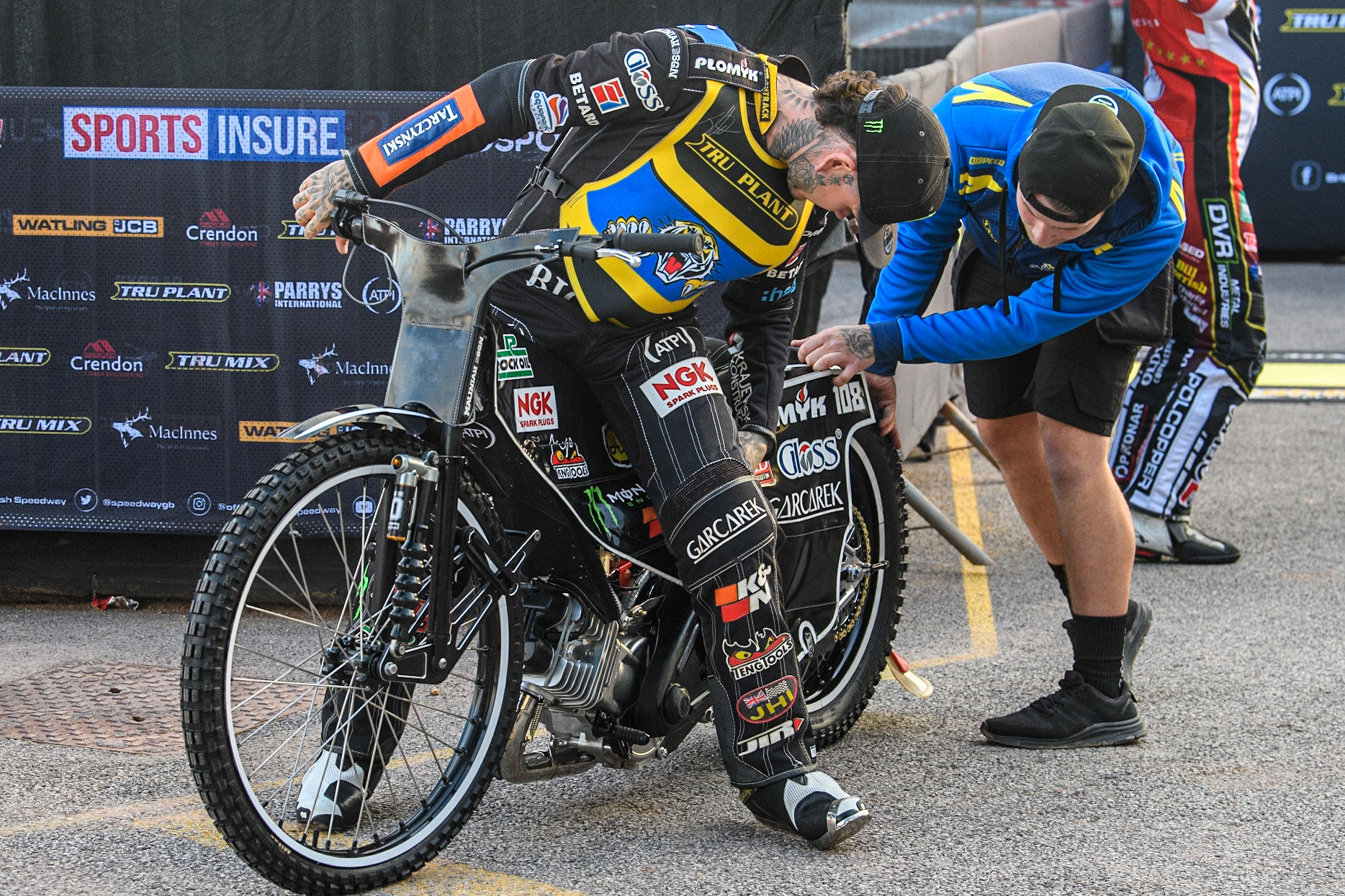 Tai Woffinden has machine problems during the Sports Insure Premiership match between Belle Vue Aces and Sheffield Tigers at the National Speedway Stadium, Manchester on Monday 7th August 2023. (Photo: Ian Charles | MI News)