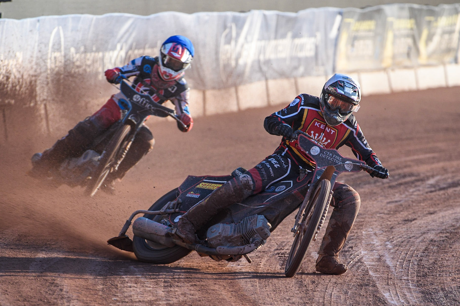Ben Morley (White) leads Freddy Hodder (Blue) during the National Development League match between Belle Vue Colts and Kent Royals at the National Speedway Stadium, Manchester on Friday 7th July 2023. (Photo: Ian Charles | MI News)