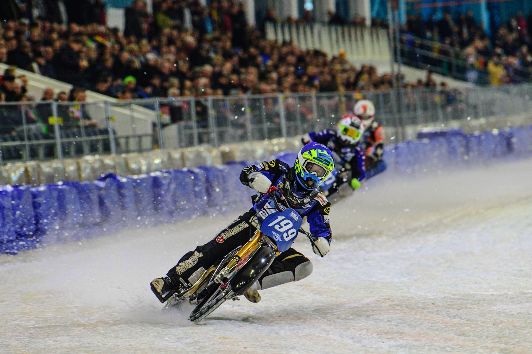 HEERENVEEN, NL. Martin Hååruhiltunen (199)  on his way to maximum points  during the FIM Ice Speedway Gladiators World Championship Final 4 at Ice Rink Thialf, Heerenveen on Sunday  3 April 2022. (Credit: Ian Charles | MI News)