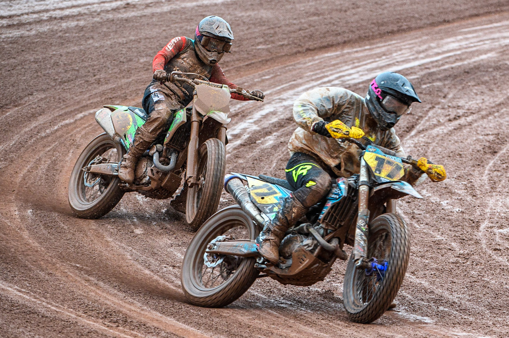 Gerard Bailo (17) from Spain leads Sébastien Clément (2) from France during the FIM World Flat Track Championship Round 1 at the National Speedway Stadium, Manchester on Saturday 5th August 2023. (Photo: Ian Charles | MI News)