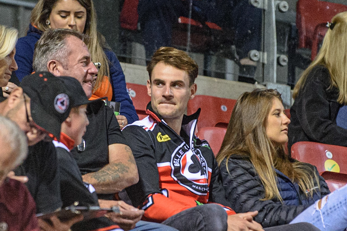 MANCHESTER, UK. AUGUST 23RD    Belle Vue BikeRight Aces  injured star Richie Worrall in the stand watching the meeting during the SGB Premiership match between Belle Vue Aces and King's Lynn Stars at the National Speedway Stadium, Manchester on Monday 23rd August 2021. (Credit: Ian Charles | MI News)