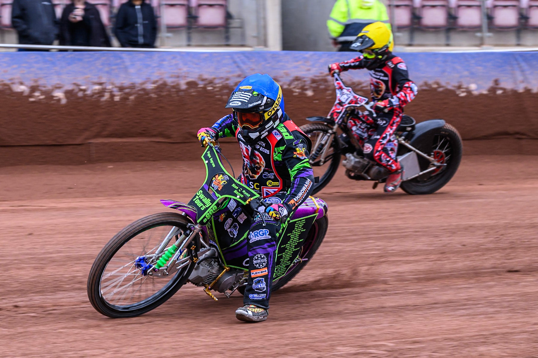 125cc Class Lewis Hague (322) in Blue leading Charlie Luckman (367) in Yellow during the British Youth Championship (125cc) Round 2A, at the National Speedway Stadium, Manchester on Sunday 1st June 2025. (Photo: Ian Charles | MI News)