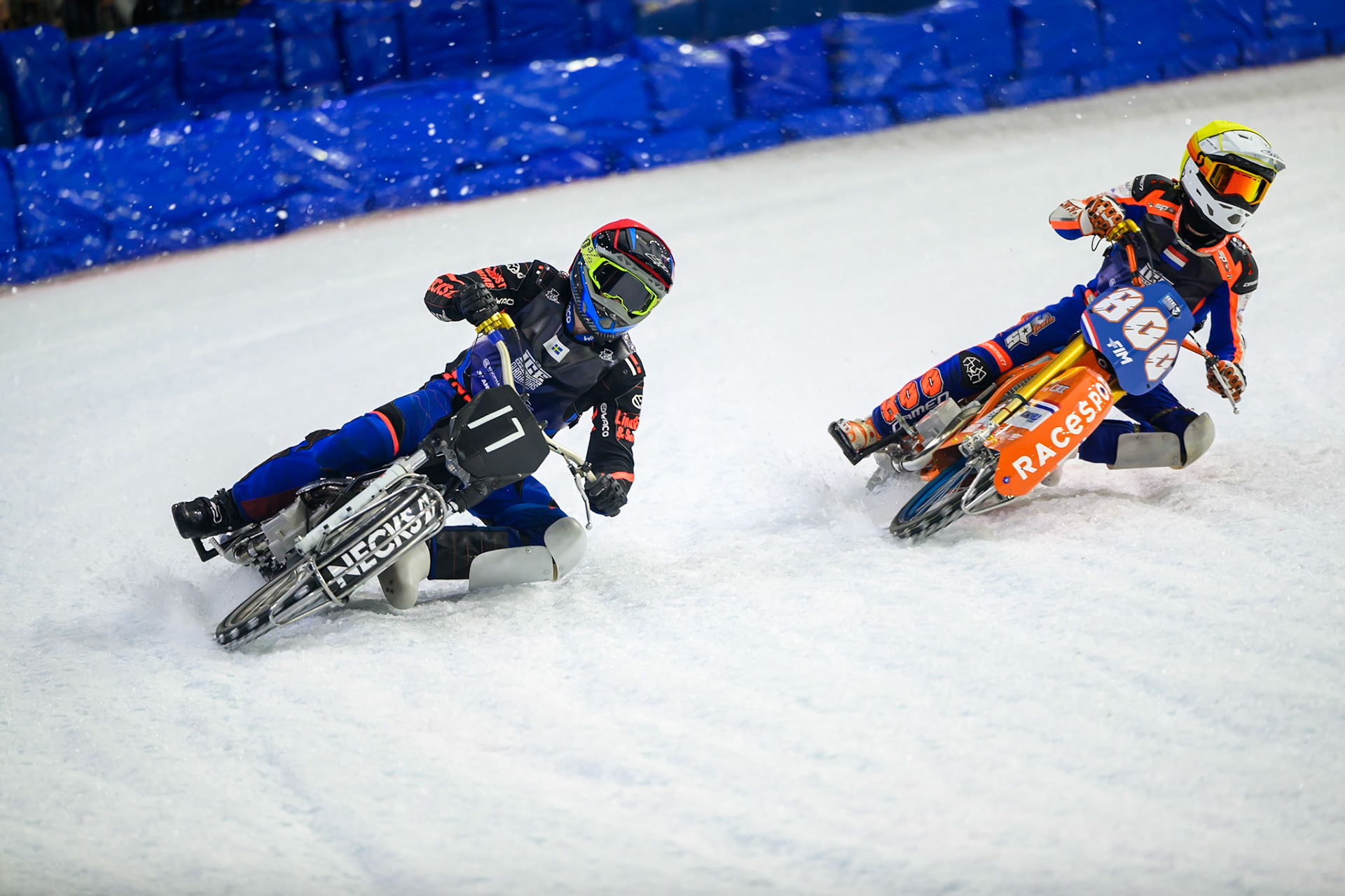 Jasper Iwema (800) of The Netherlands  in Yellow rides inside Melwyn Bjorklin (17) of Sweden  in Red during the FIM Ice Speedway Gladiators World Championship Final 3 at Ice Rink Thialf, Heerenveen on Saturday 11th April 2026. (Photo: Ian Charles | MI News)