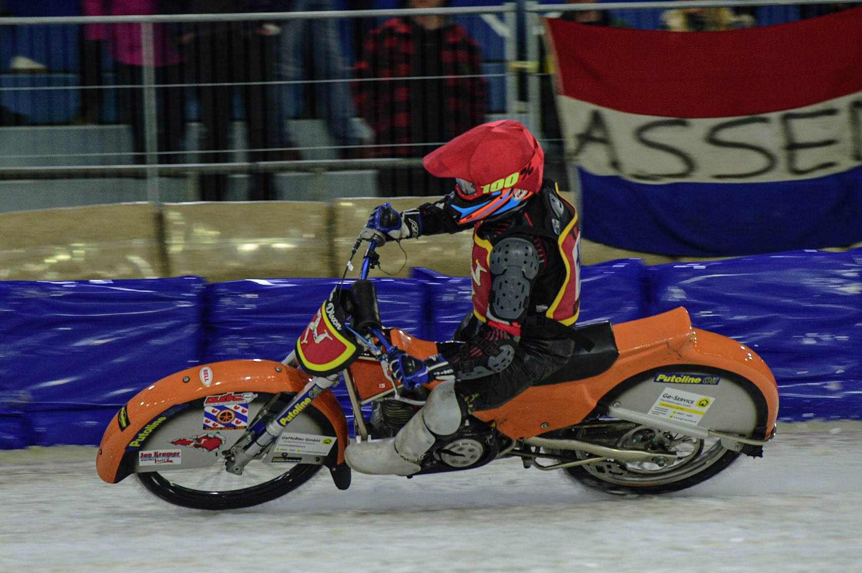 HEERENVEEN, NL. APR 1.  Tim Dixon in action during the ROLOEF THIJS BOKAAL  at Ice Rink Thialf, Heerenveen on Friday 1st April 2022. (Credit: Ian Charles | MI News)