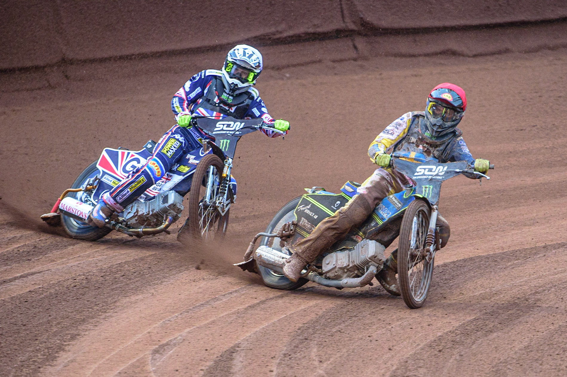 MANCHESTER, UK. OCT 17TH Philip Hellström-Bangs of Sweden (Red) leads Tom Brennan of Great Britain (White) during the Monster Energy FIM Speedway of Nations at the National Speedway Stadium, Manchester on Sunday  17th October 2021. (Credit: Ian Charles | MI News)
