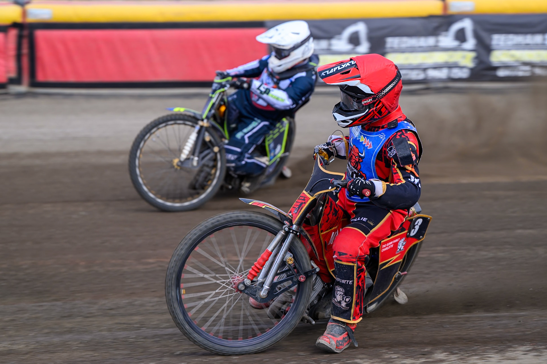 Luke Harris of Buxton Bulls in Red on the inside of Nathan Ablitt of Middlesborough Tigers in White during the WSRA National Development League match  between Buxton Bulls and Middlesborough Tigers at Hi-Edge Speedway, Buxton on Sunday 16th August 2026. (Photo: Ian Charles | MI News)