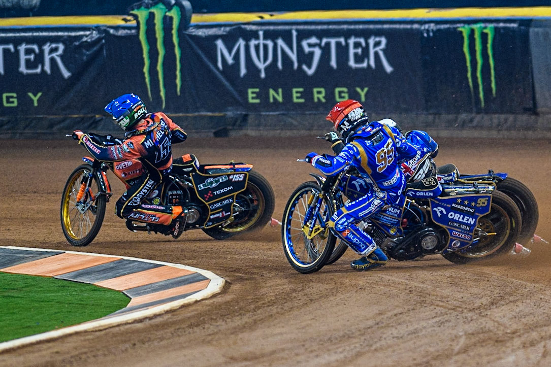 Mikkel Michelsen (155) (Blue) leads  Bartosz Zmarzlik (95) (Red) and Jack Holder (25) (White) during the FIM Speedway Grand Prix of Great Britain at the Principality Stadium, Cardiff on Saturday 2nd September 2023. (Photo: Ian Charles | MI News)