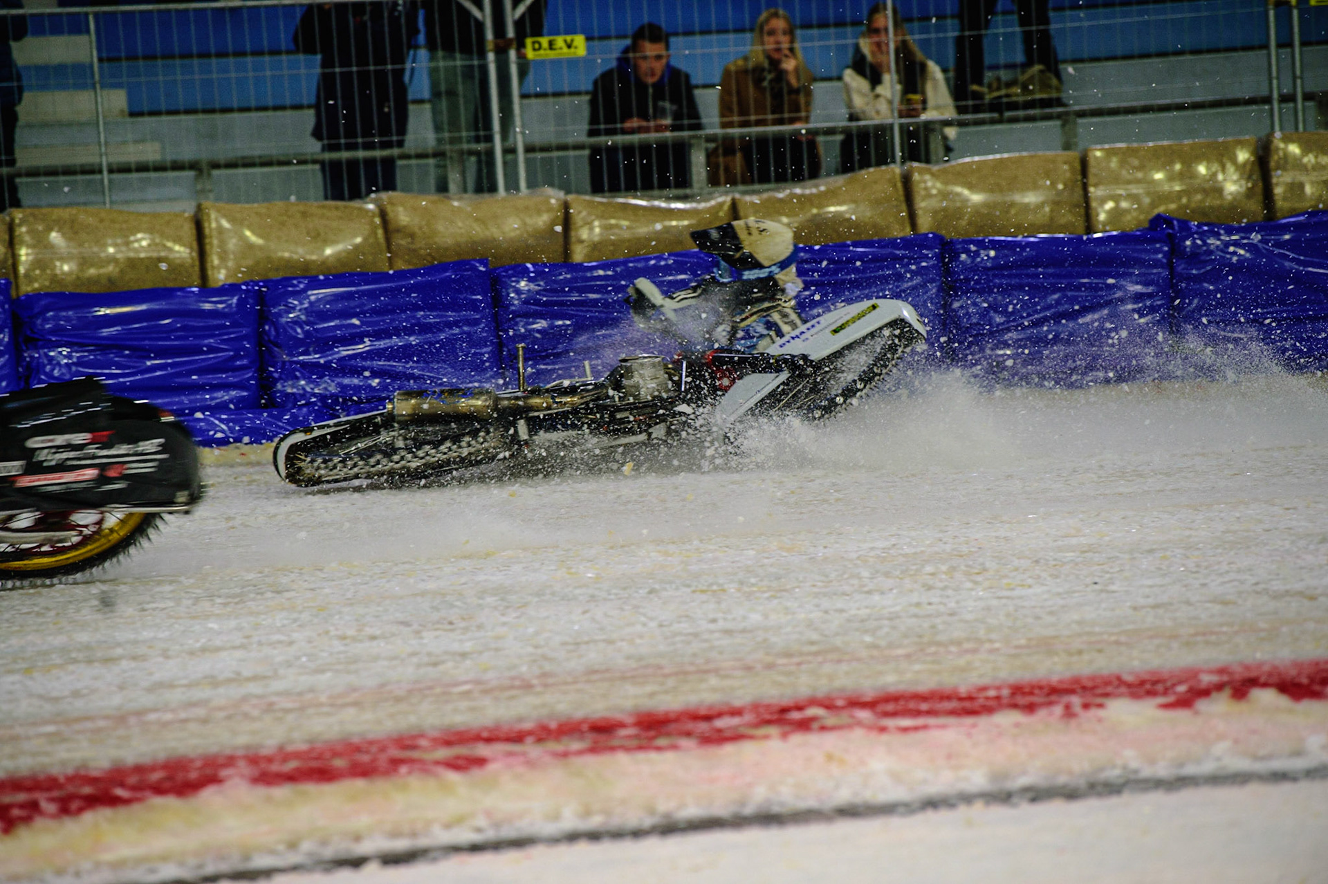 HEERENVEEN, NL.  Max Koivula (24) spins off during the FIM Ice Speedway Gladiators World Championship Final 4 at Ice Rink Thialf, Heerenveen on Sunday  3 April 2022. (Credit: Ian Charles | MI News)