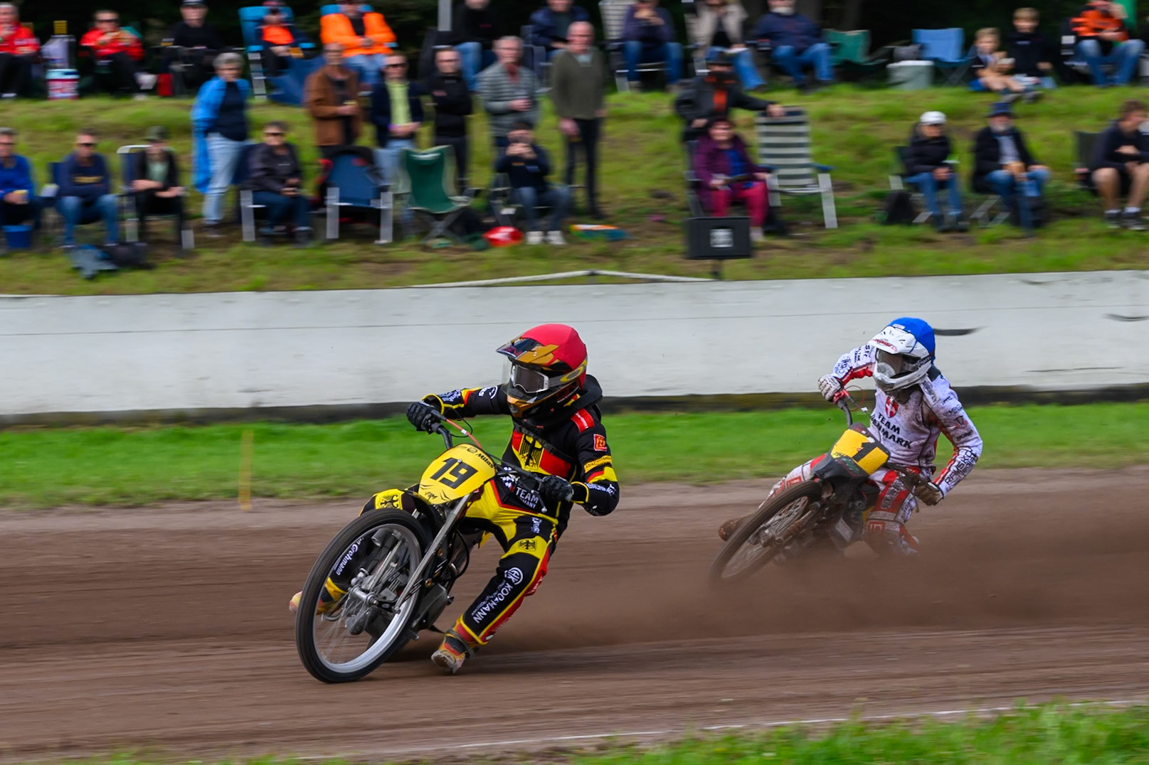 Lukas Fienhage (19) of Germany in Red leading Kenneth Kruse Hansen (1) of Denmark in Blue during the FIM Long Track of Nations 2026 at the Speed Centre Roden in the Netherlands on Sunday 20th September 2026. (Photo: Ian Charles | MI News)