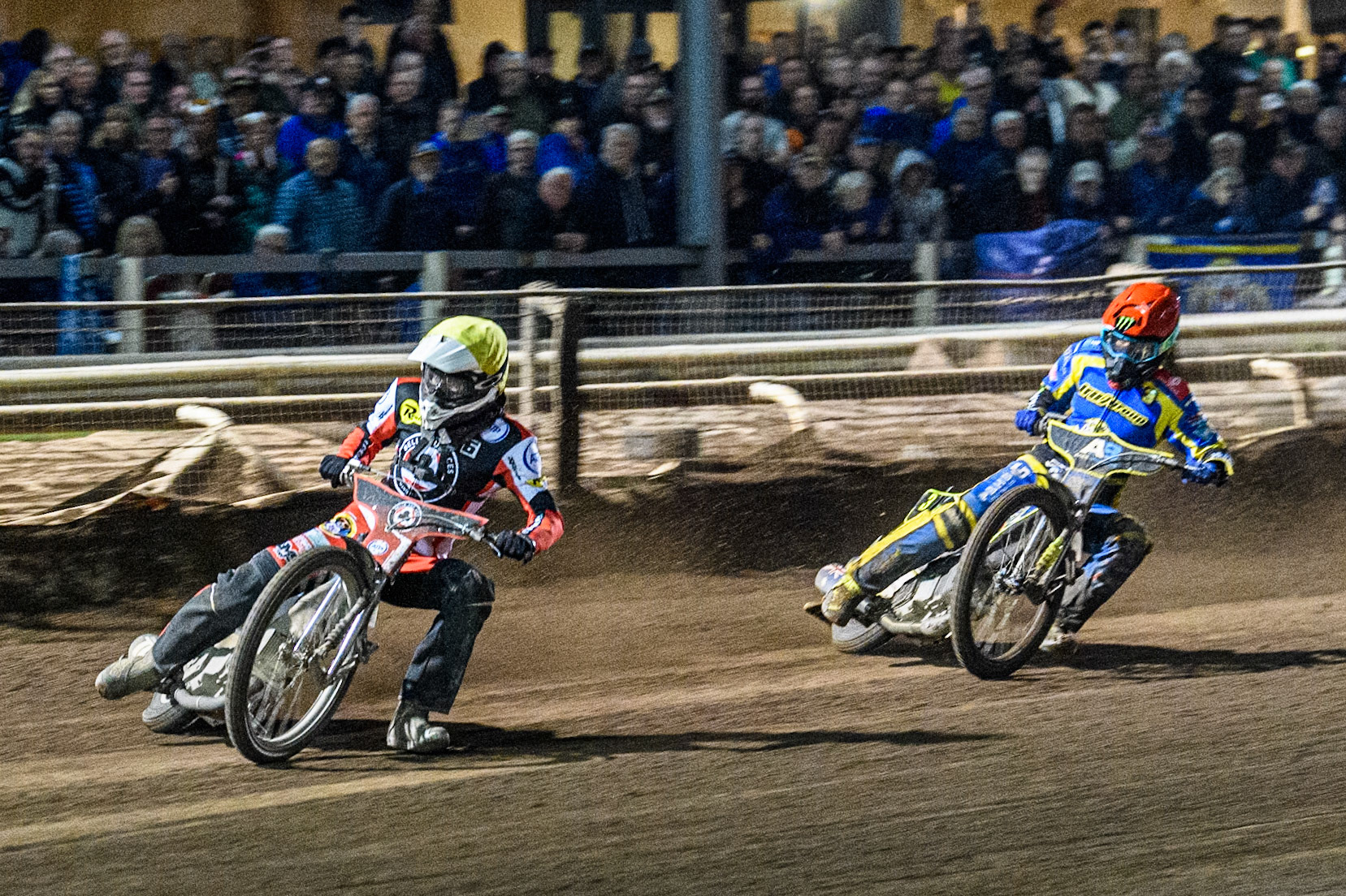Belle Vue Aces' Antti Vuolas  in Yellow leading Sheffield Tigers' Chris Holder  in Red during the Rowe Motor Oil Premiership Play Off Semi Final 2nd leg between Sheffield Tigers and Belle Vue Aces at Owlerton Stadium, Sheffield on Thursday 19th September 2024. (Photo: Ian Charles | MI News)