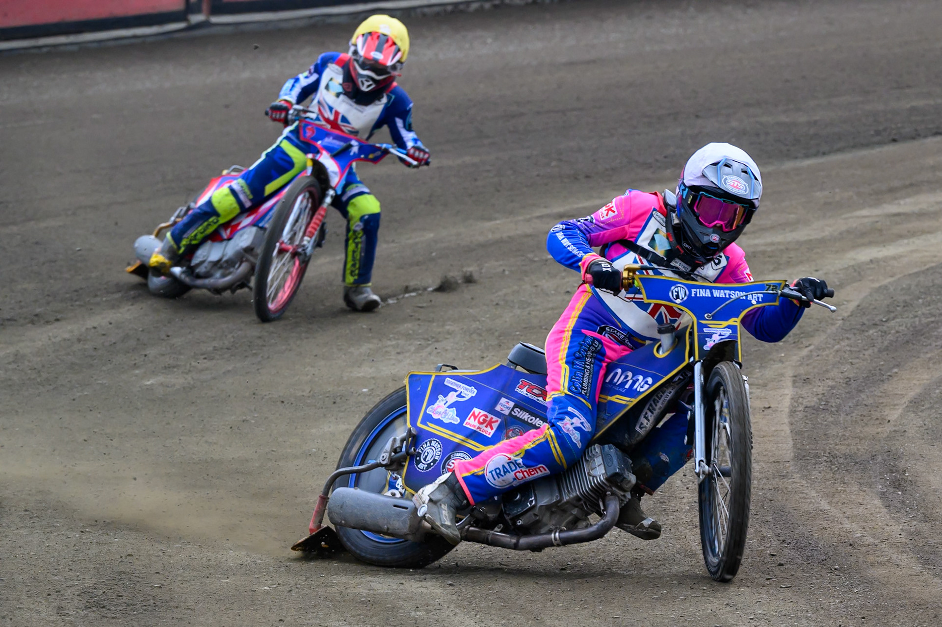 Owen Booth in White leading Jacobs Fellows in Yellow during the Derbyshire Open at Hi-Edge Speedway, Buxton on Sunday 27th September 2026. (Photo: Ian Charles | MI News)