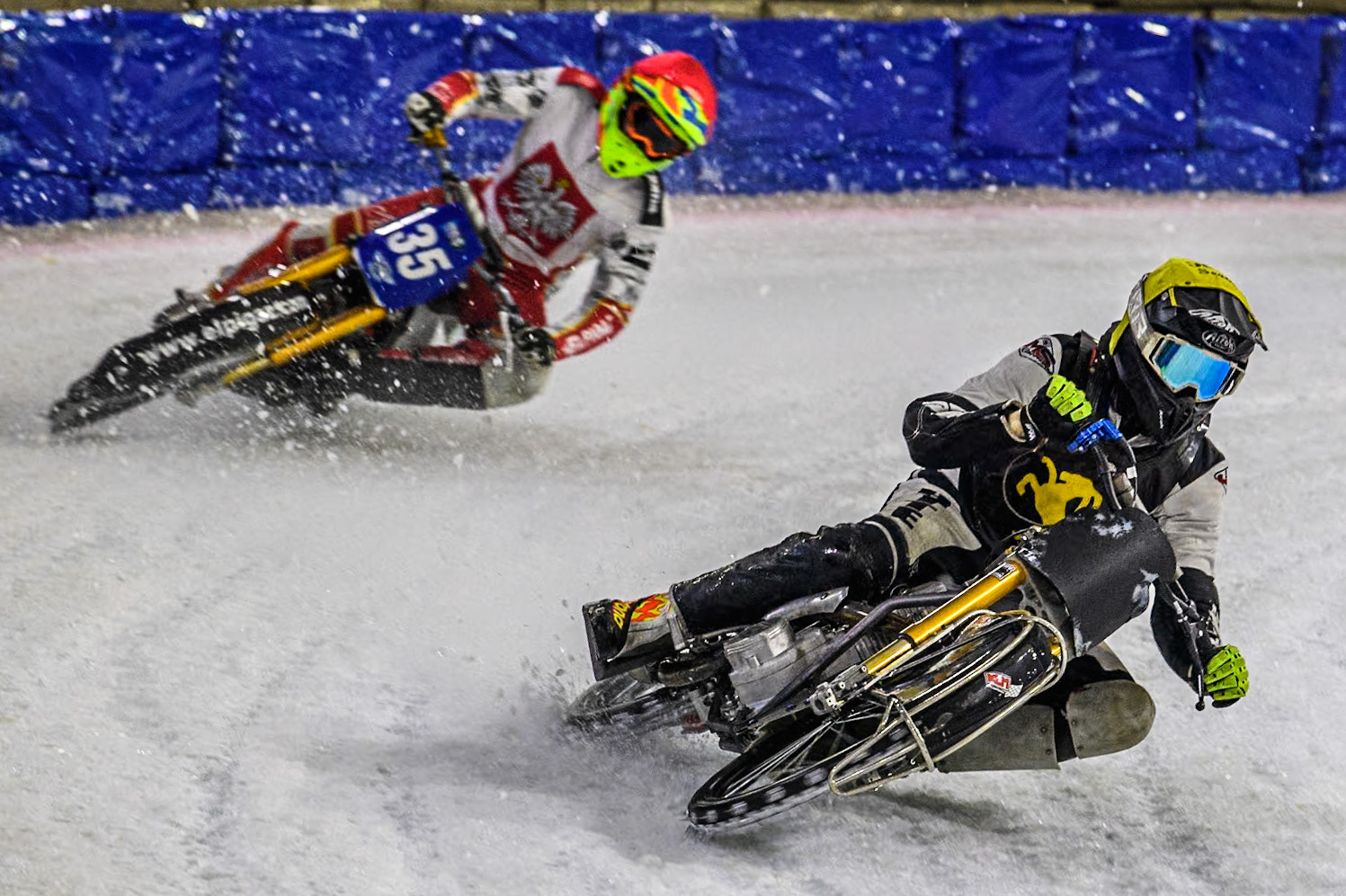 Atte Suolammi of Finland in Yellow leading Michał Knapp of Poland in Red during the Roelof Thijs Bokaal at Ice Rink Thialf, Heerenveen, The Netherlands on Friday 5th April 2024. (Photo: Ian Charles | MI News)