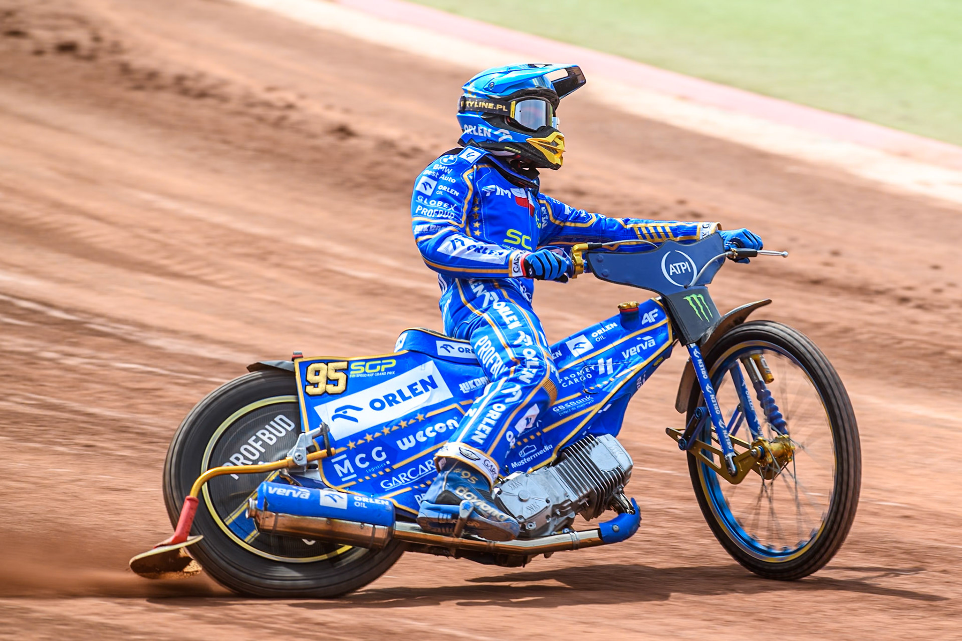 Bartosz Zmarzlik (95) of Poland in the qualifying session during the ATPI FIM Speedway Grand Prix Round 4 at the National Speedway Stadium, Manchester, on Friday 6th June 2025. (Photo: Ian Charles | MI News)