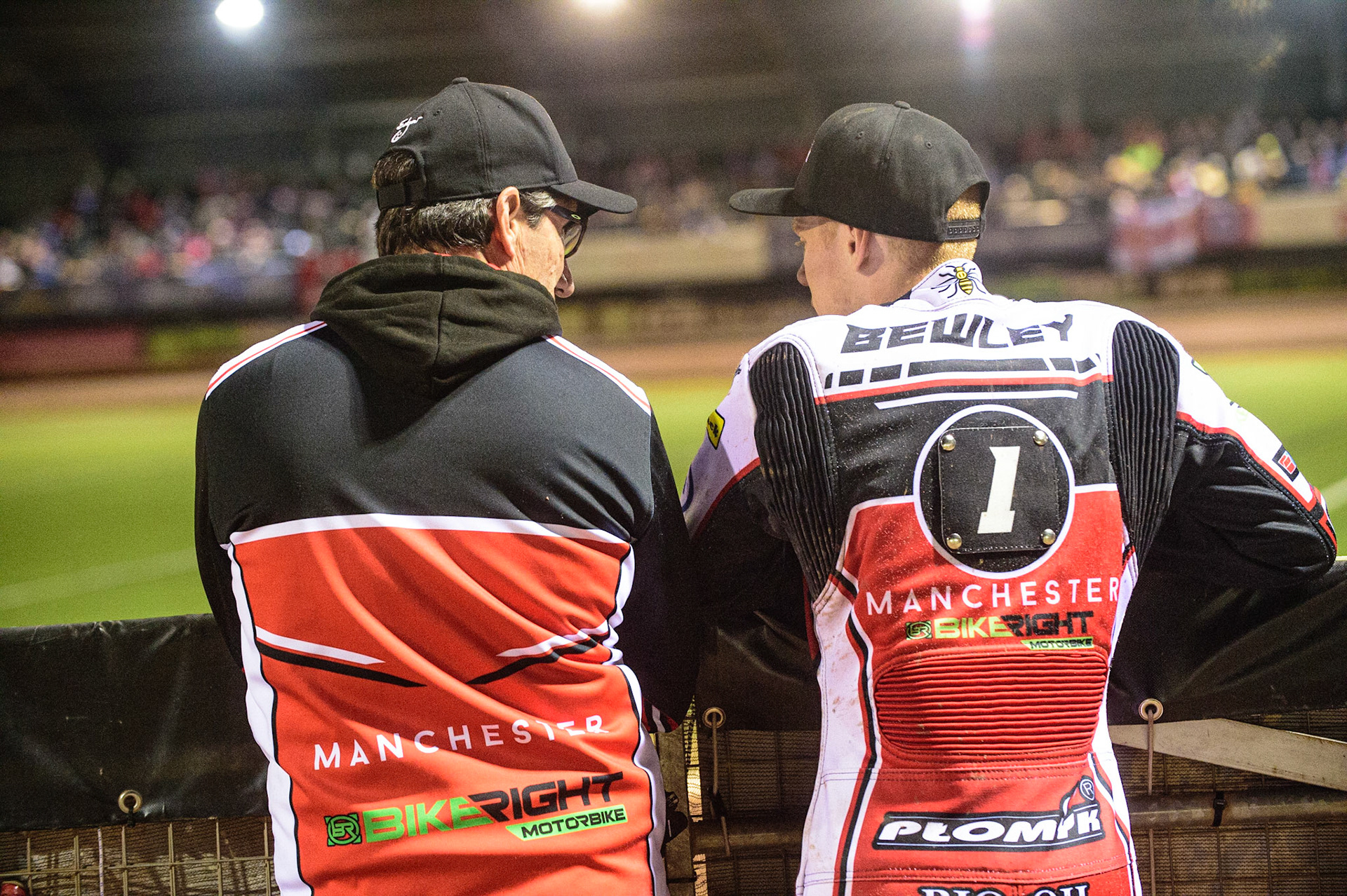 MANCHESTER, UK. OCT 7TH  Mark Lemon  (left) and Dan Bewley  talk tactics during the SGB Premiership Play off Semi-Final Second Leg between Belle Vue Aces and Sheffield Tigers at the National Speedway Stadium, Manchester on Thursday 7th October 2021. (Credit: Ian Charles | MI News)
