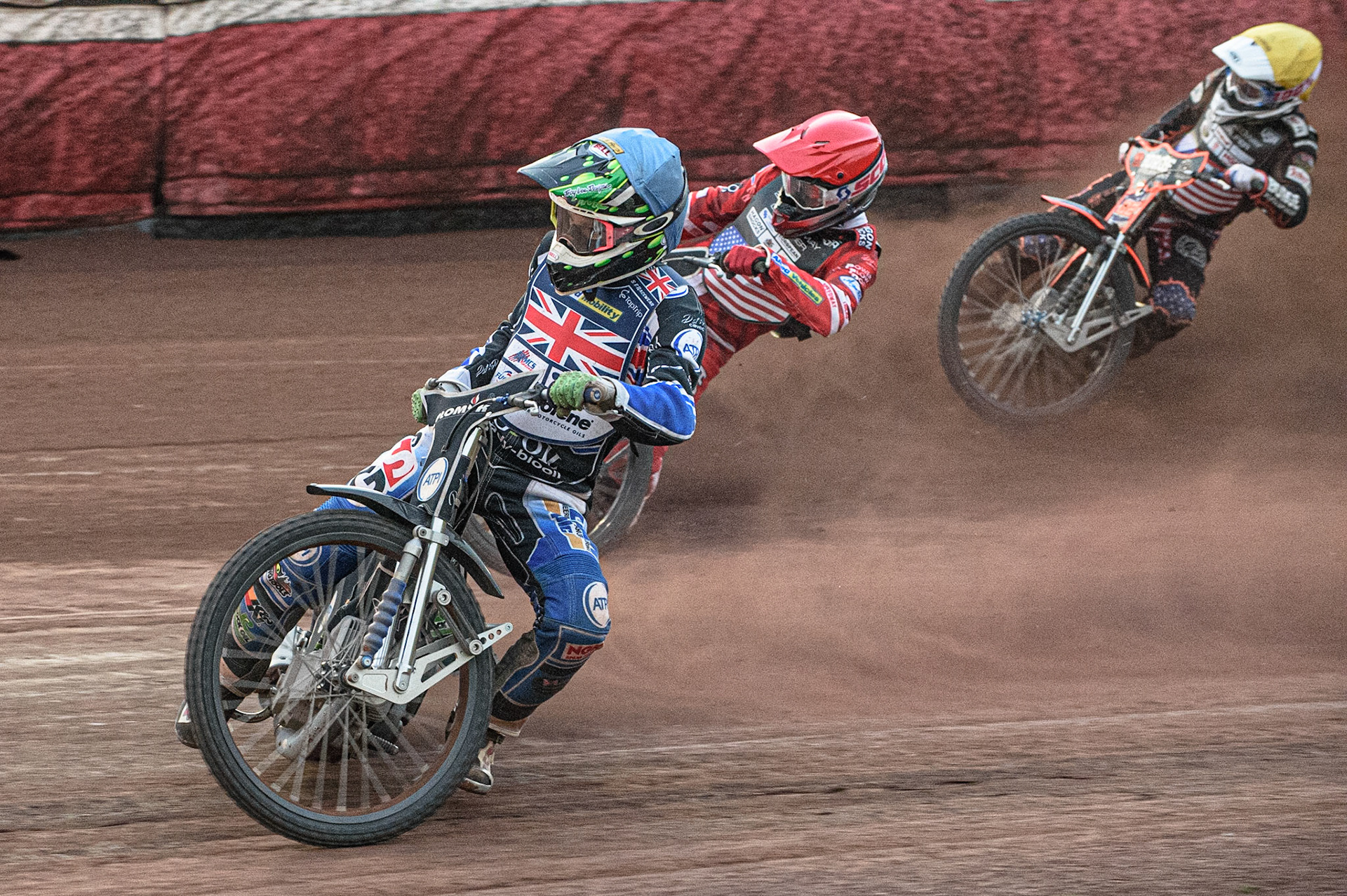 GLASGOW, UK. JUNE 19TH.  Dan Bewley (Great Britain) (Blue) leads Broc Nicol (USA) (Red) and Luke Becker (USA) (Yellow) during the FIM Speedway Grand Prix Qualifying Round at the Peugeot Ashfield Stadium, Glasgow on Saturday 19th June 2021. (Credit: Ian Charles | MI News)