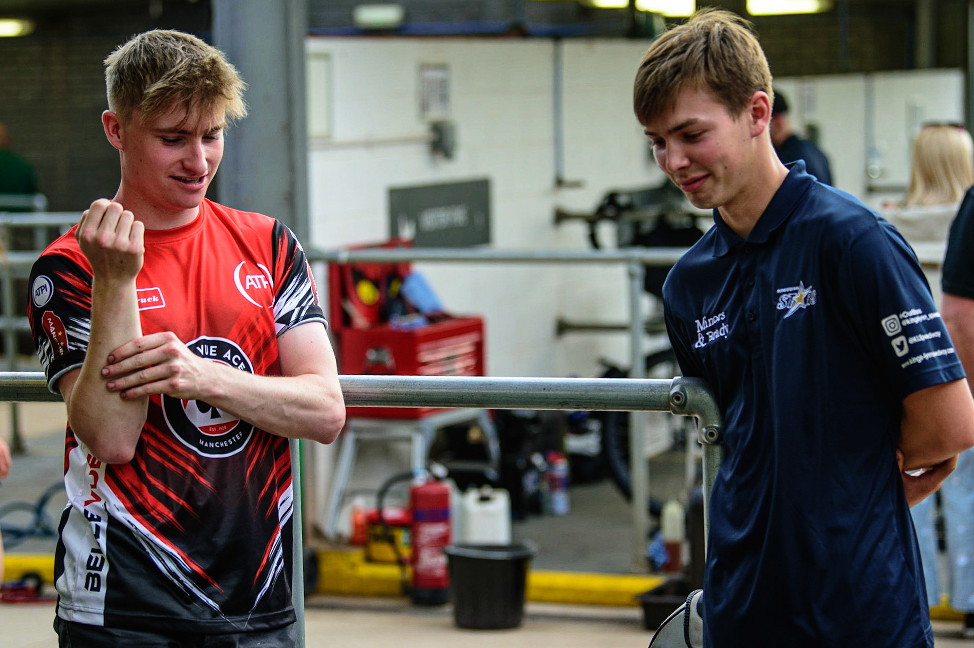 MANCHESTER UK  Tom Brennan  (left) chats with Jason Edwards  during the SGB Premiership match between Belle Vue Aces and King's Lynn Stars at the National Speedway Stadium, Manchester on Monday 11th July 2022. (Credit: Ian Charles | MI News)