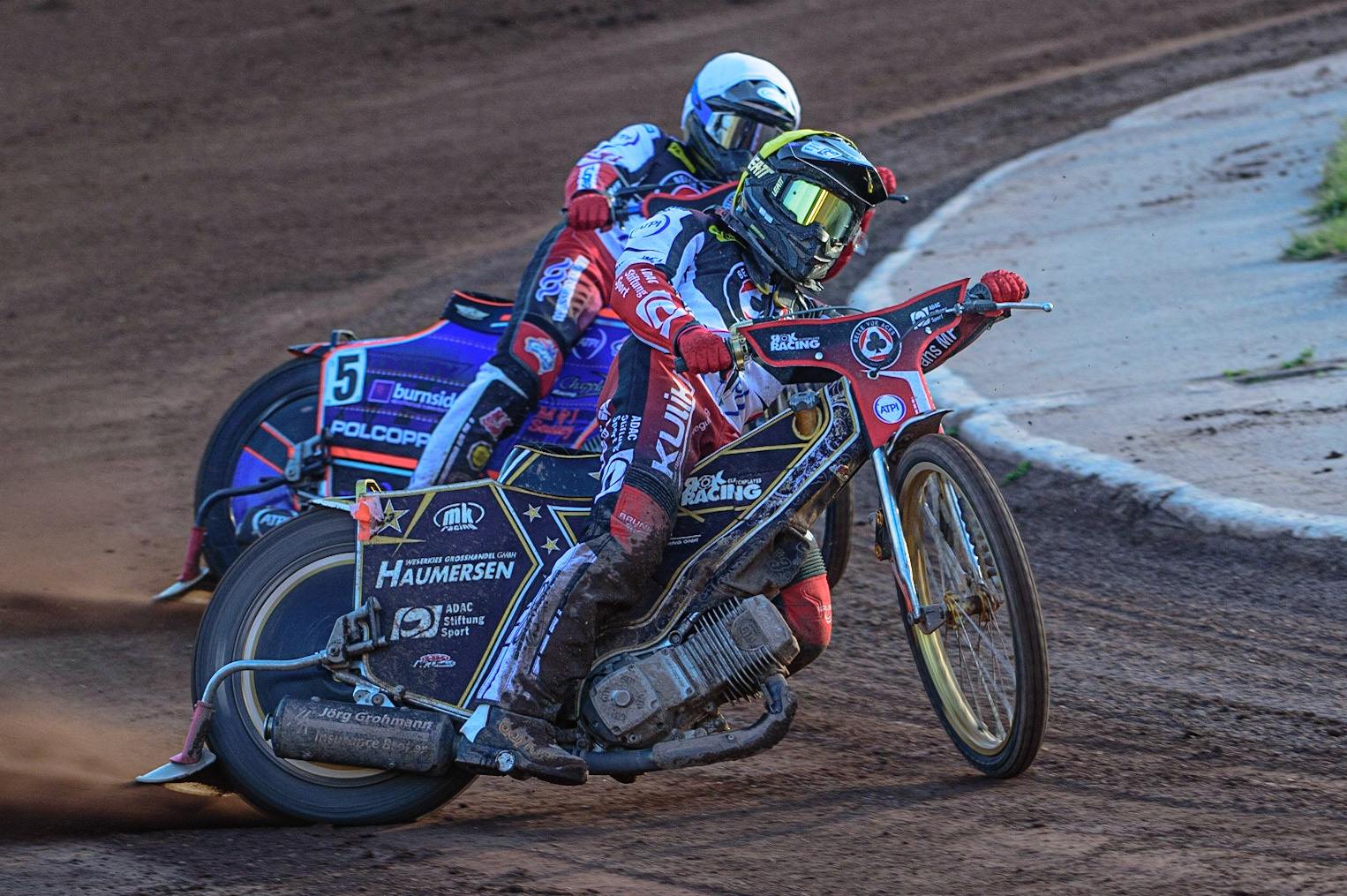 SHEFFIELD, UK. MAY 26TH  Norick Blödorn  (Yellow) leads Brady Kurtz  (White) during the SGB Premiership match between Sheffield Tigers and Belle Vue Aces at Owlerton Stadium, Sheffield on Thursday 26th May 2022. (Credit: Ian Charles | MI News)