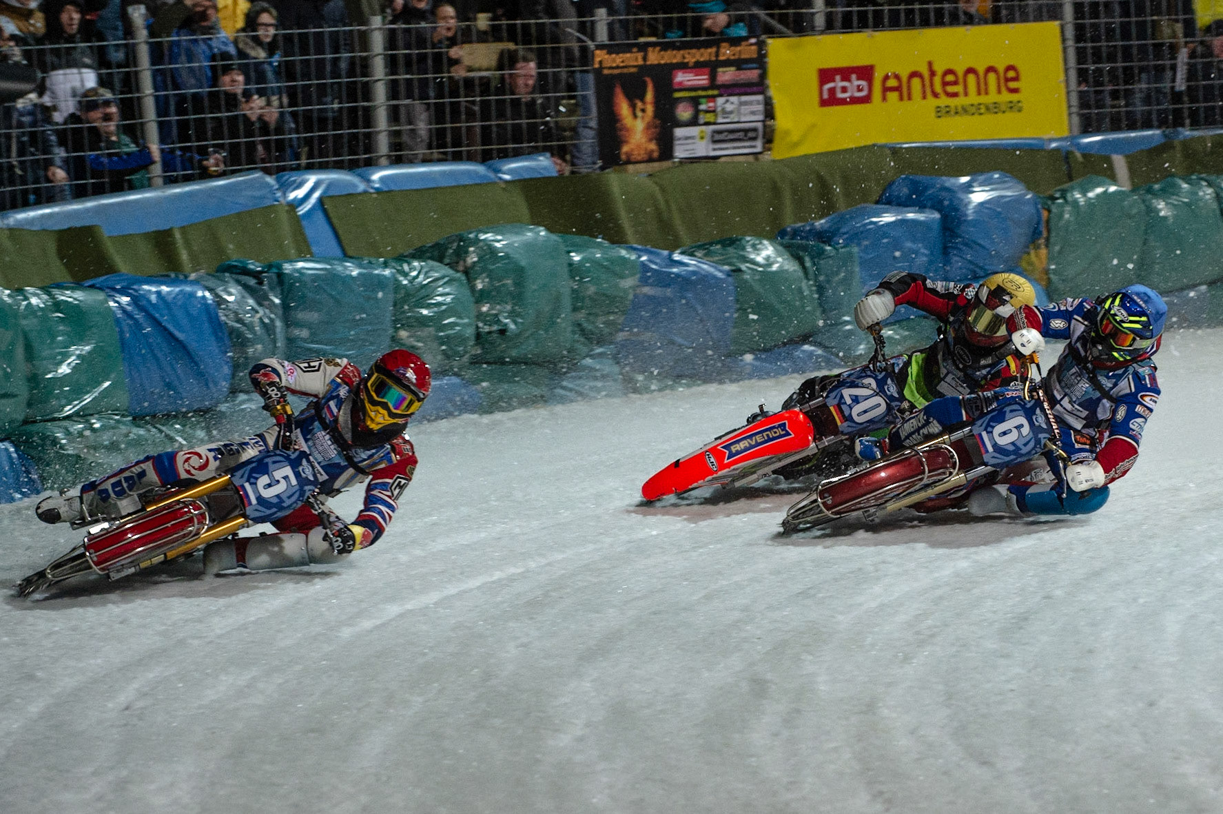 BERLIN GERMANY  - February 29  Daniil Ivanov (Red) and Dmitri Khomitsevich (Blue) of Russia try to block the path of Johan Weber (Yellow)  during theIce Speedway of Nations (Day 1) at the Horst-Dohm-Eisstadion, Berlin,  on Saturday 29 February 2020. (Credit: Ian Charles | MI News)