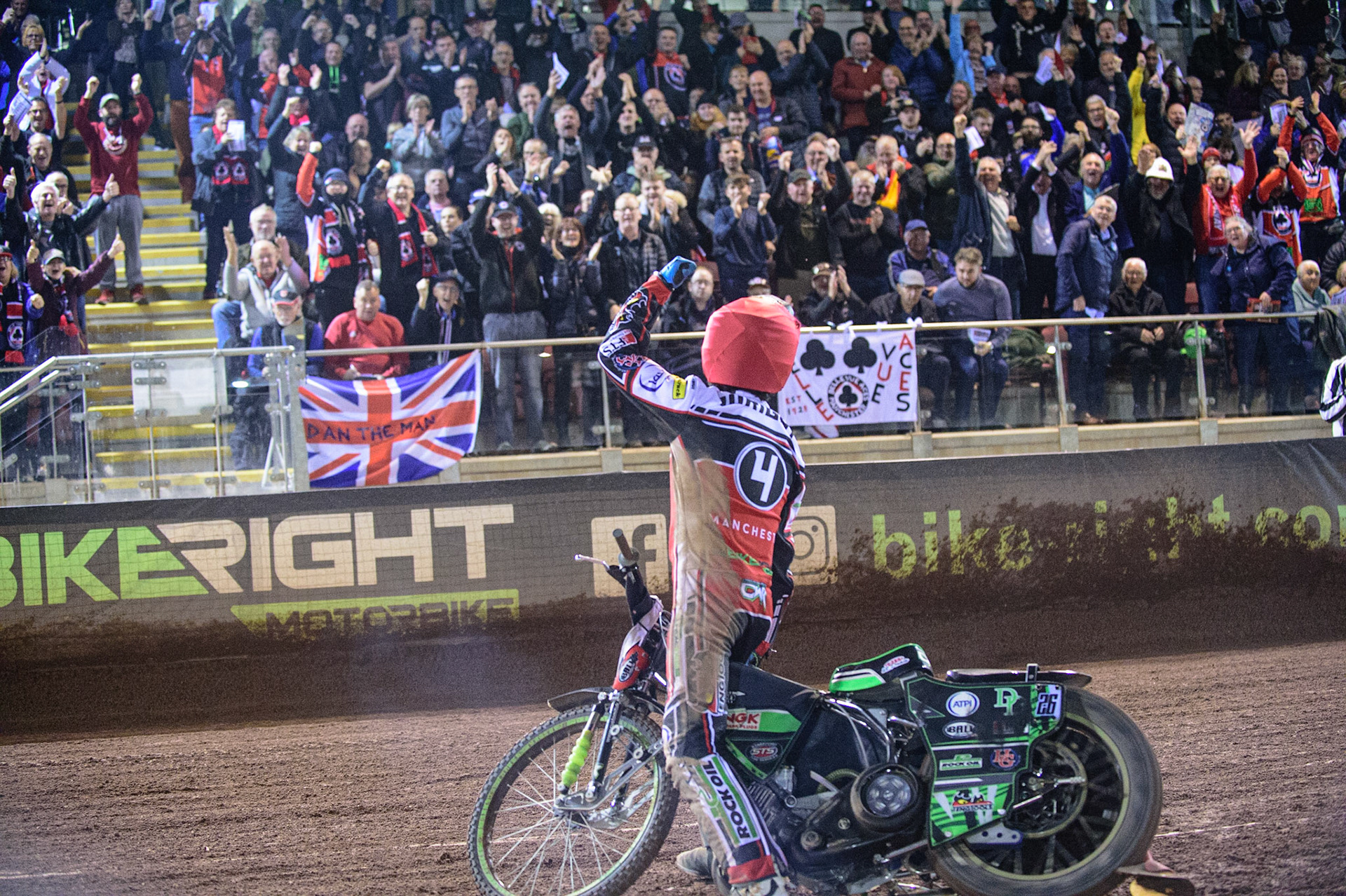 MANCHESTER, UK. OCT 7TH  Charles Wright acknowledges the fans as the Aces take the aggregate win during the SGB Premiership Play off Semi-Final Second Leg between Belle Vue Aces and Sheffield Tigers at the National Speedway Stadium, Manchester on Thursday 7th October 2021. (Credit: Ian Charles | MI News)