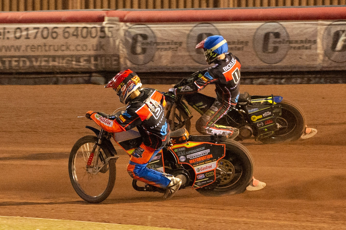 Photo: Ian Charles

Jordan Palin (Red) inside Kyle Bickley  (Blue)

Belle Vue Colts v Leicester Cubs, SGB National League, Belle Vue National Speedway Stadium, Manchester, Thursday 8  August  2019