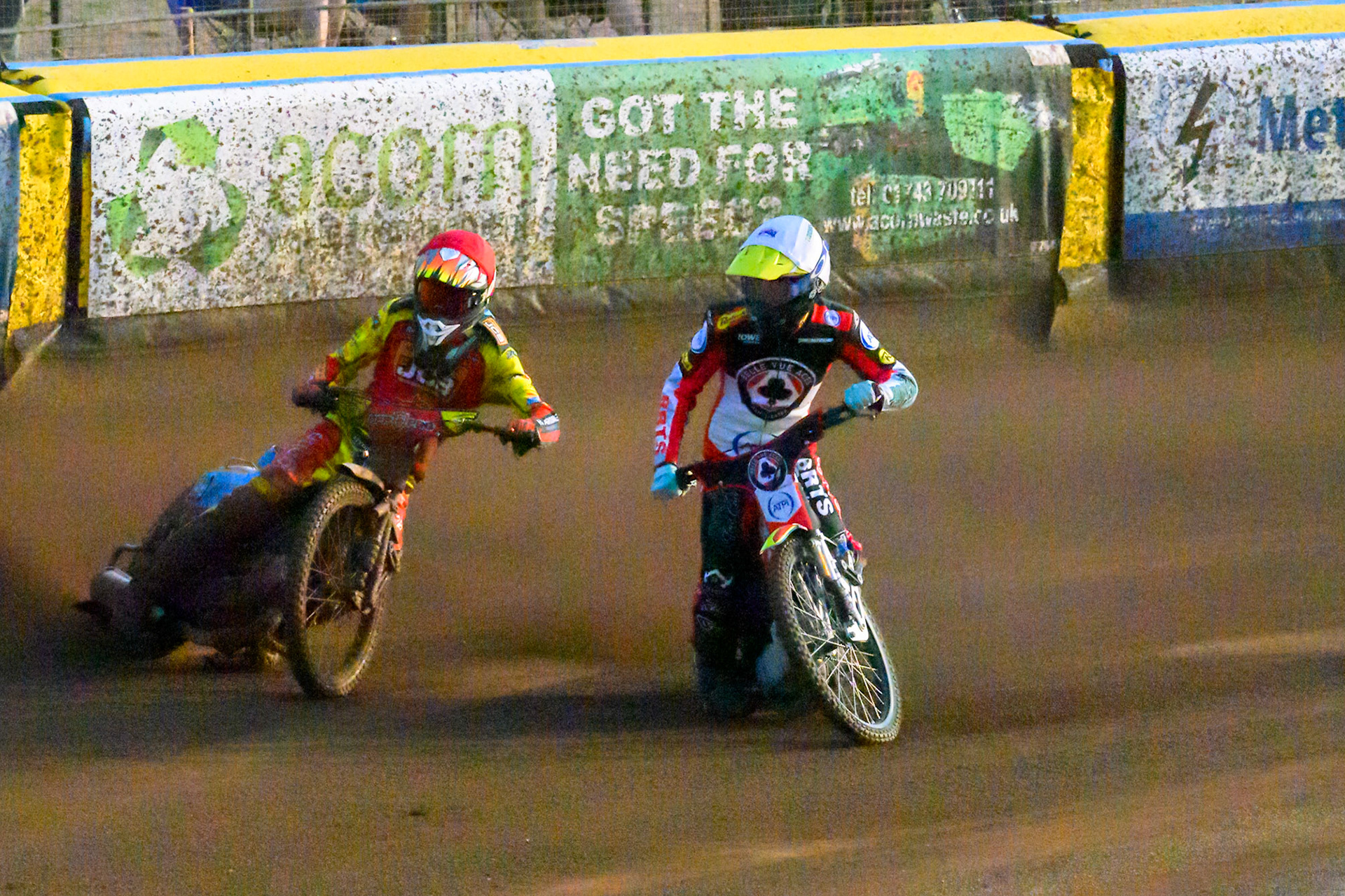 Tate Zischke of Belle Vue Aces in White loses control and flips off his bike during the Rowe Motor Oil Premiership match between Leicester Lions and Belle Vue Aces at the Hydroscan Arena, Leicester on Thursday 23rd July 2026. (Photo: Ian Charles | MI News)