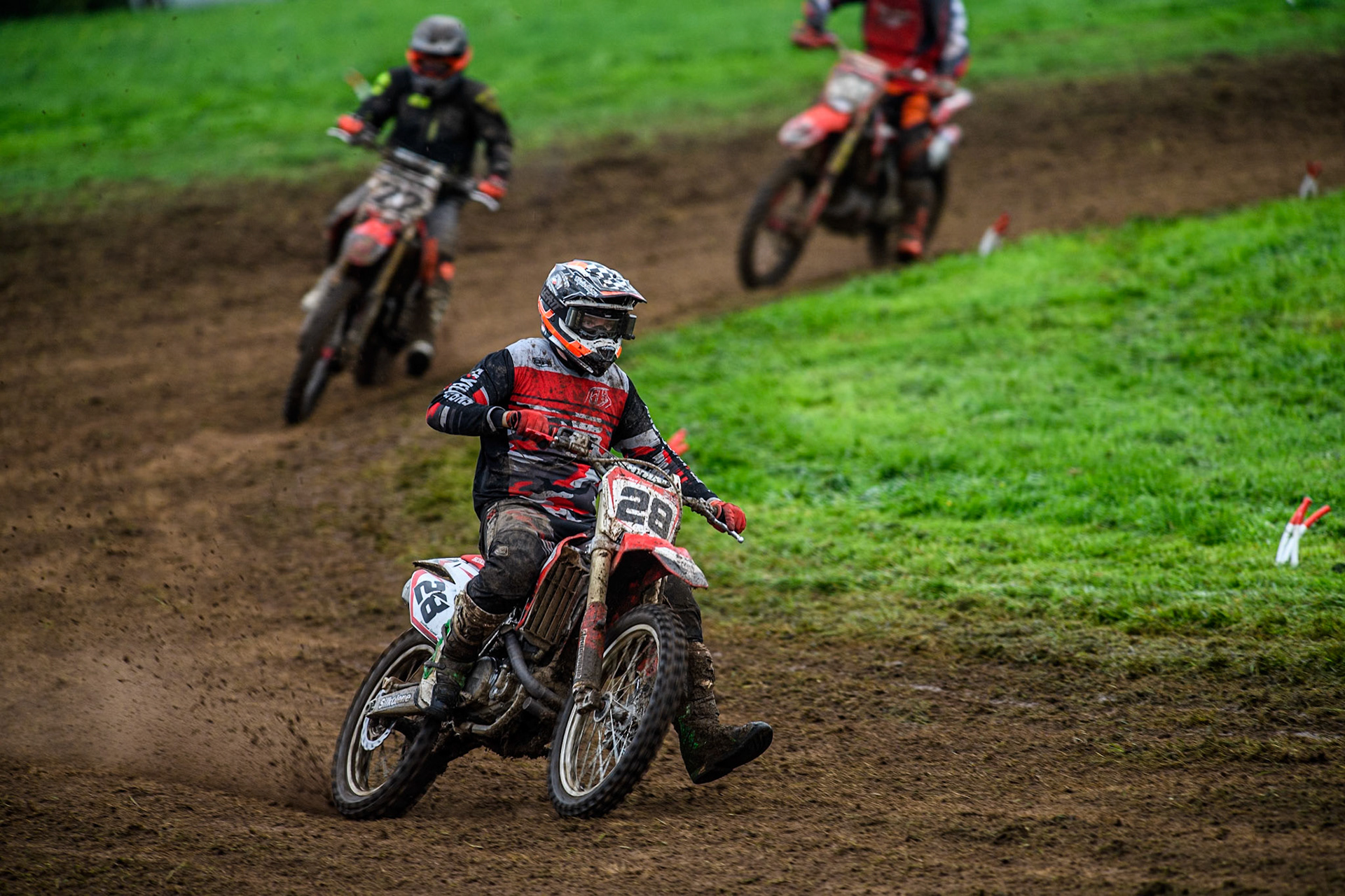 Jonathan Dowd (28) leading  John Thompson (22) in the Adult Motocross Support Class Final during the ACU British Upright Championships at Woodhouse Lance, Gawsworth, Cheshire on Sunday 8th September 2024. (Photo: Ian Charles | MI News)