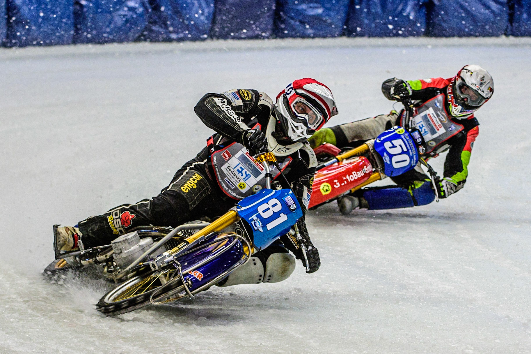 Jimmy Olsen (81) (Red) leads Harald Simon (50) (White) during the Ice Speedway Gladiators World Championship Final 1 at Max-Aicher-Arena, Inzell, Germany on Saturday 18th March 2023. (Photo: Ian Charles | MI News)