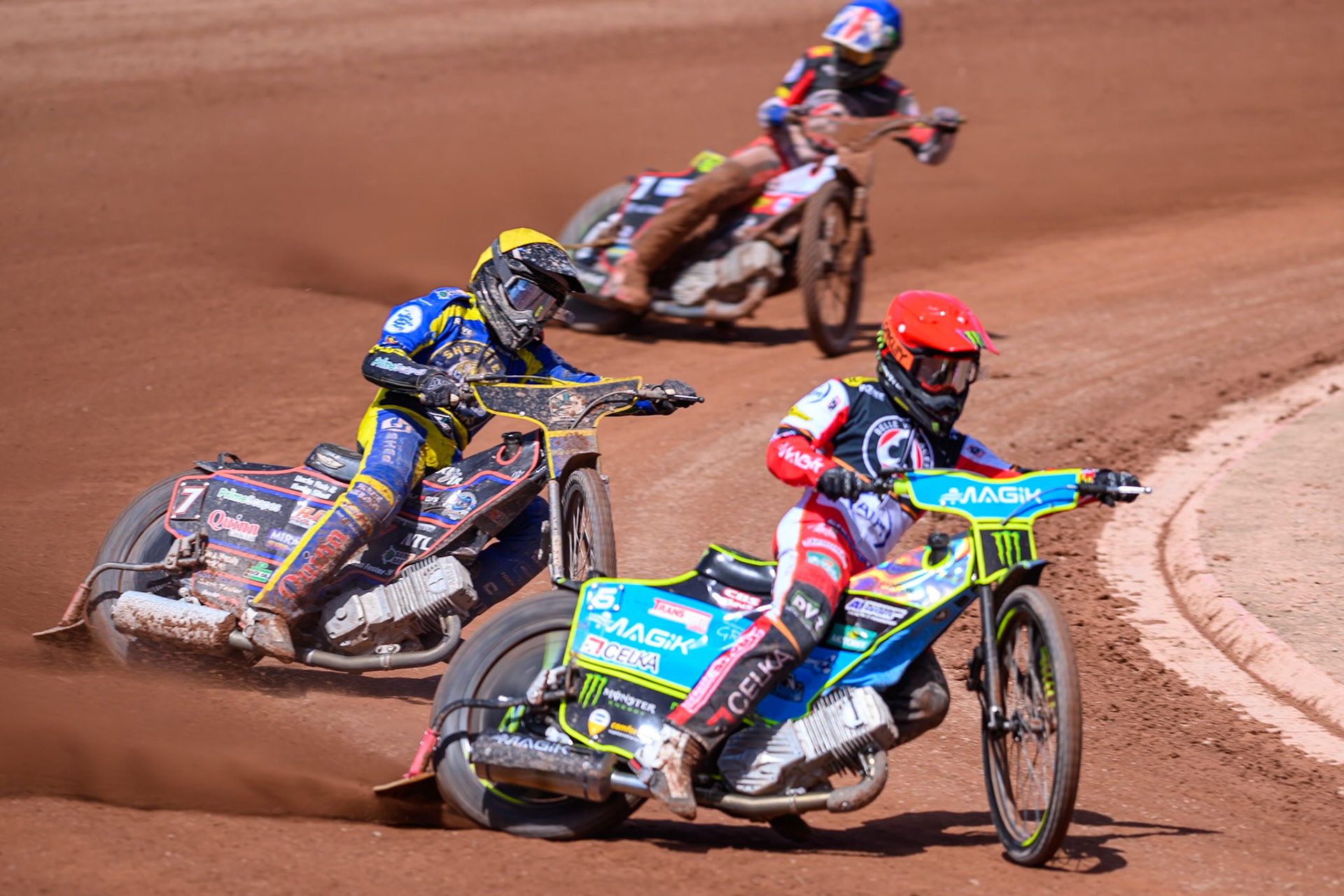 Jaimon Lidsey, Guest Rider for Belle Vue Aces in Red leading st7\in Yellow and Will Cairns of Belle Vue Aces  in Blue during the Rowe Motor Oil Premiership match between Belle Vue Aces and Sheffield Tigers at the National Speedway Stadium, Manchester on Monday 25th May 2026. (Photo: Ian Charles | MI News)