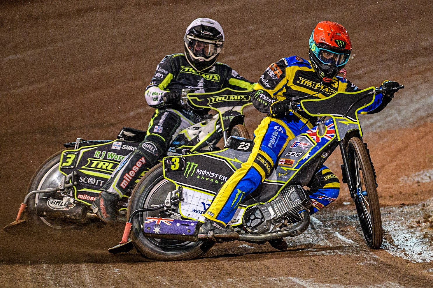 Chris Holder (Red) leads  Danny King (White) during the Sports Insure Premiership Grand Final Second Leg match between Sheffield Tigers and Ipswich Witches at Owlerton Stadium, Sheffield on Thursday 5th October 2023. (Photo: Ian Charles | MI News)